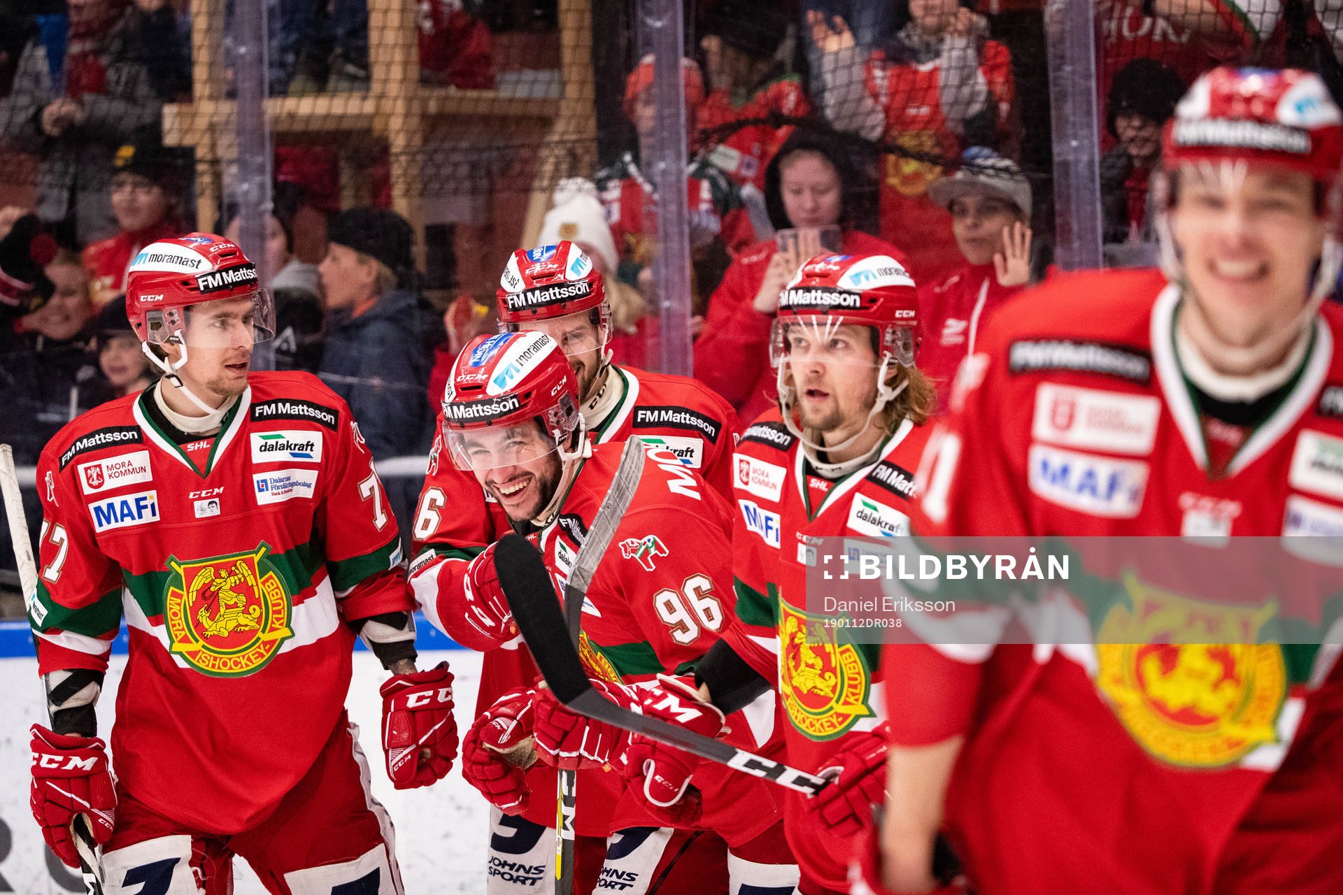 Moras Niki Petti jublar