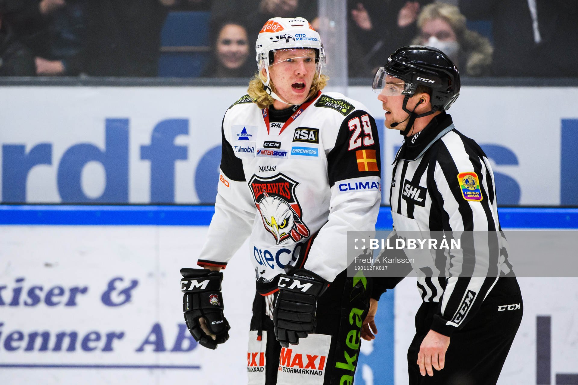 Malmö Redhawks Marcus Sylvegård i diskussion med domaren