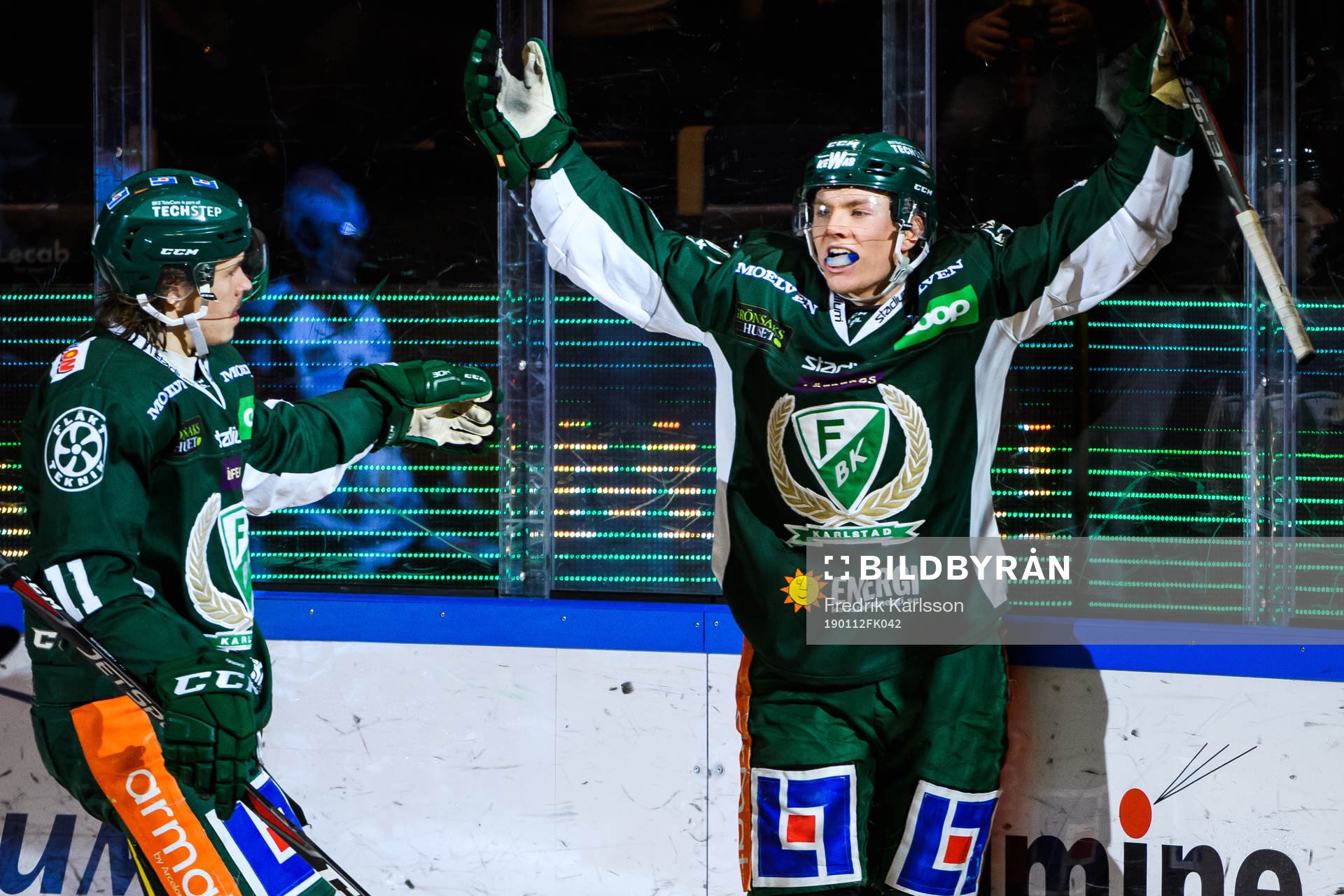 Färjestads Joakim Nygård och Axel Ottosson jublar