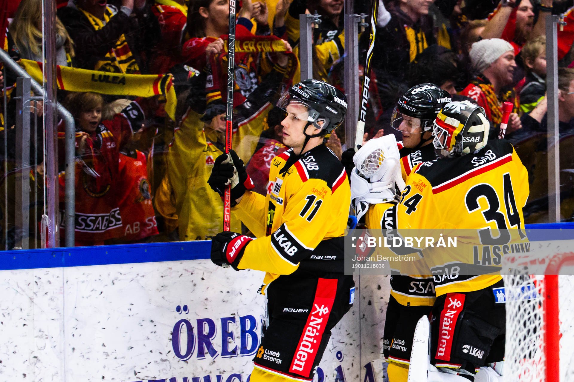 Luleås Petter Emanuelsson och målvakt Joel Lassinantti