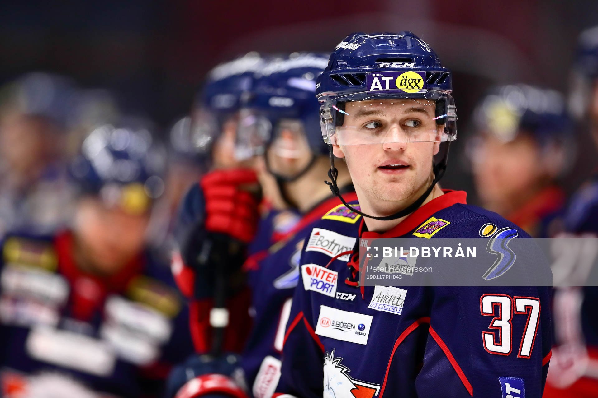 Linköpings Adam Ginning före ishockeymatchen i SHL mellan