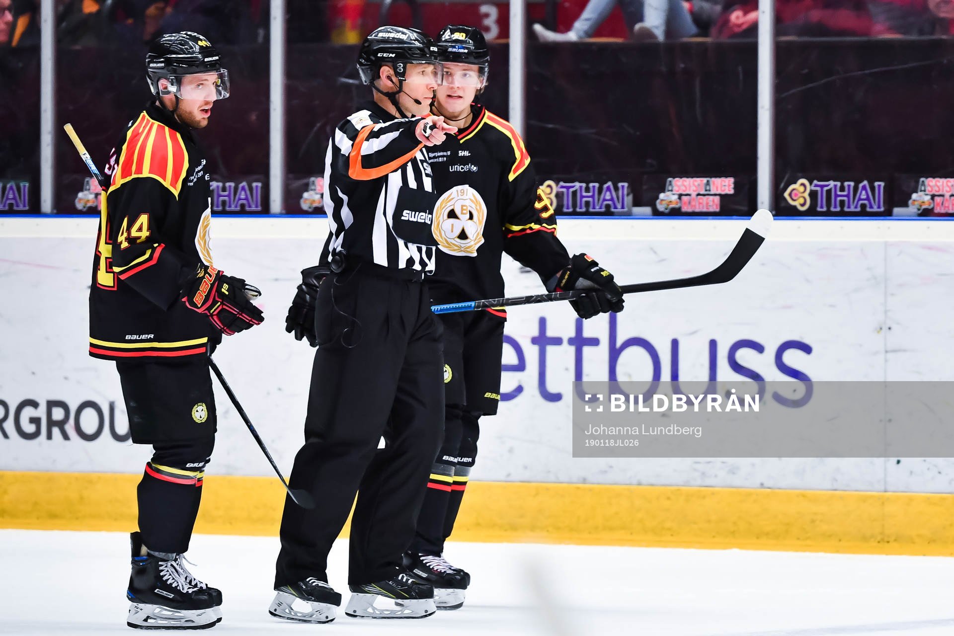 Brynäs Jacob Blomqvist protesterar