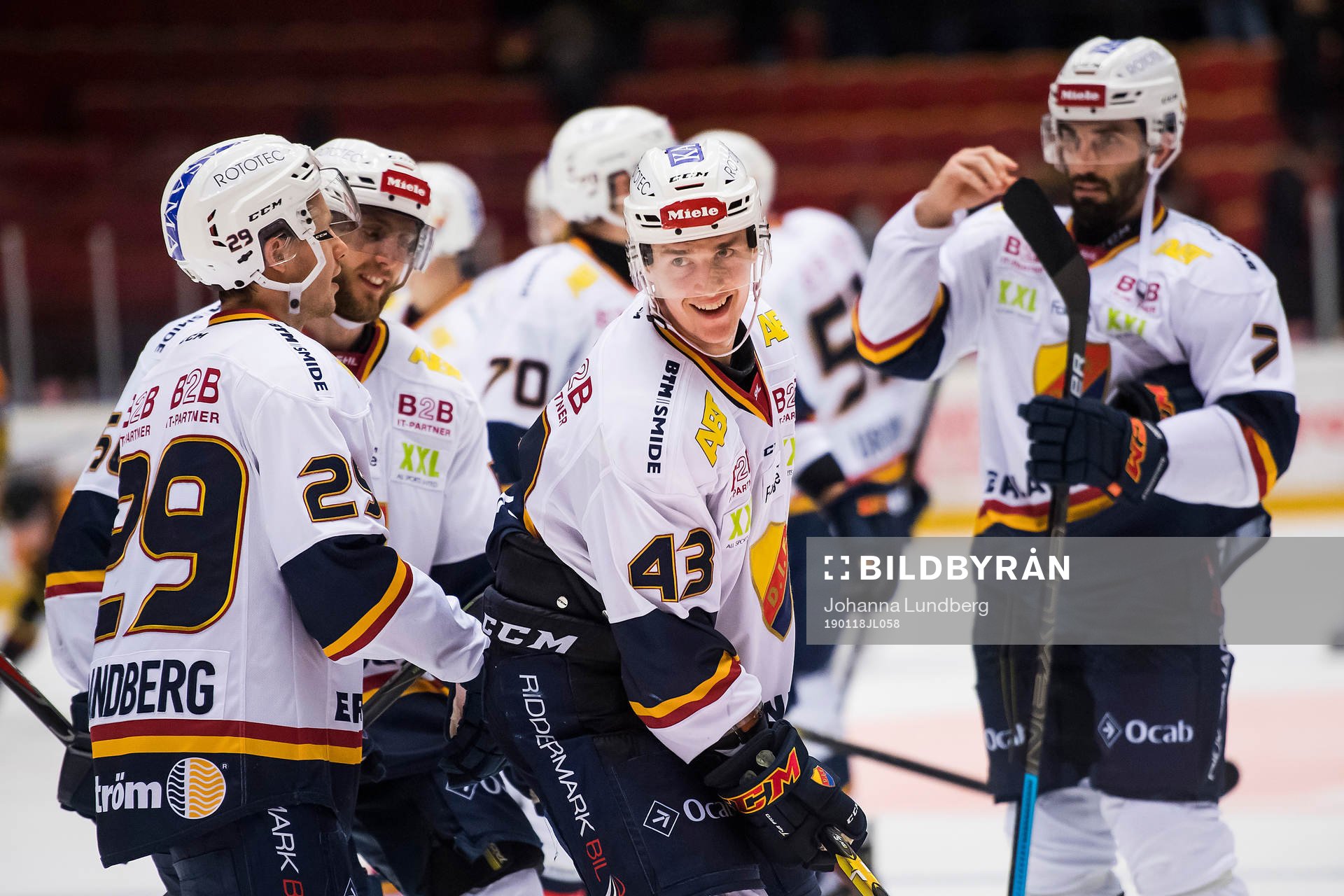 Djurgårdens Sebastian Strandberg och Tom Nilsson jublar