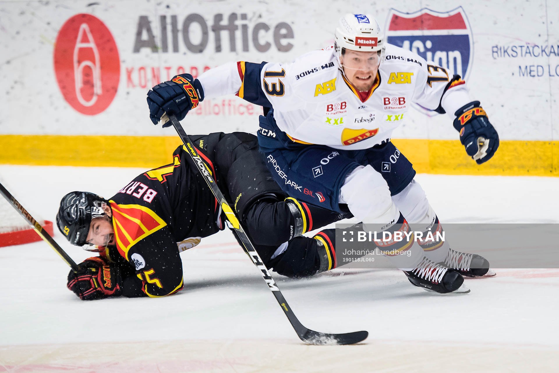 Brynäs Simon Bertilsson och Djurgårdens Petteri Wirtanen