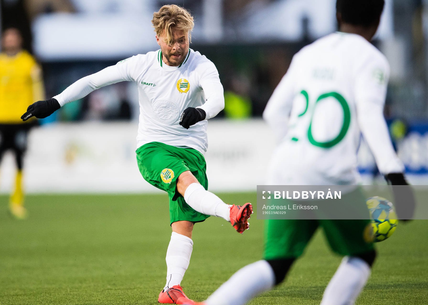 Hammarbys Sander Svendsen med ett skott