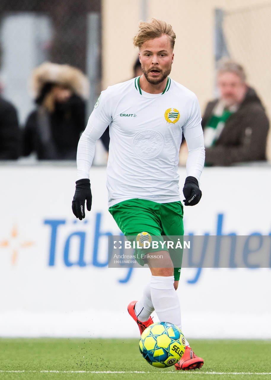 Hammarbys Sander Svendsen med bollen