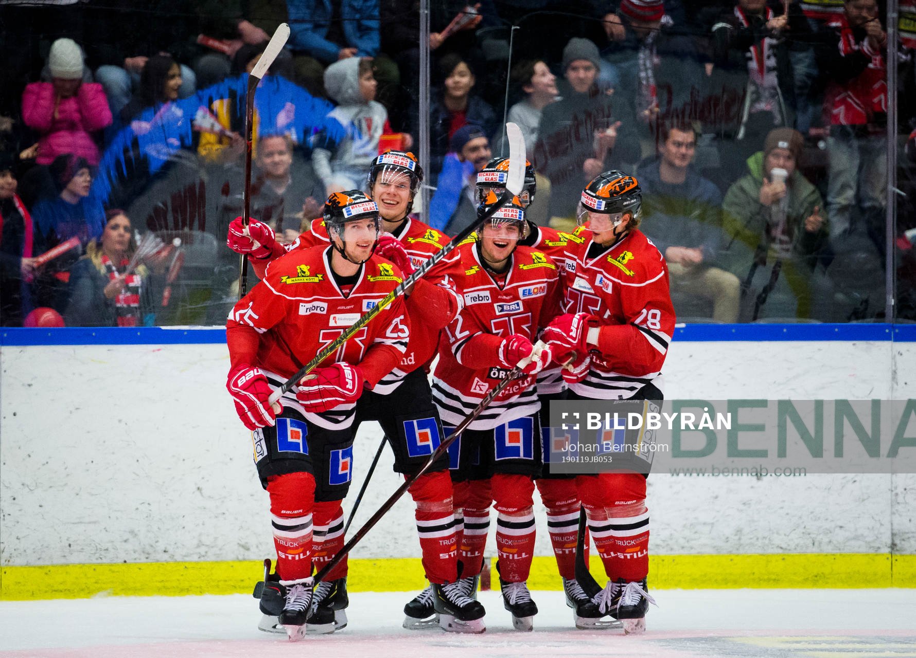 Örebros Anton Hedman gör 1-1 och jublar