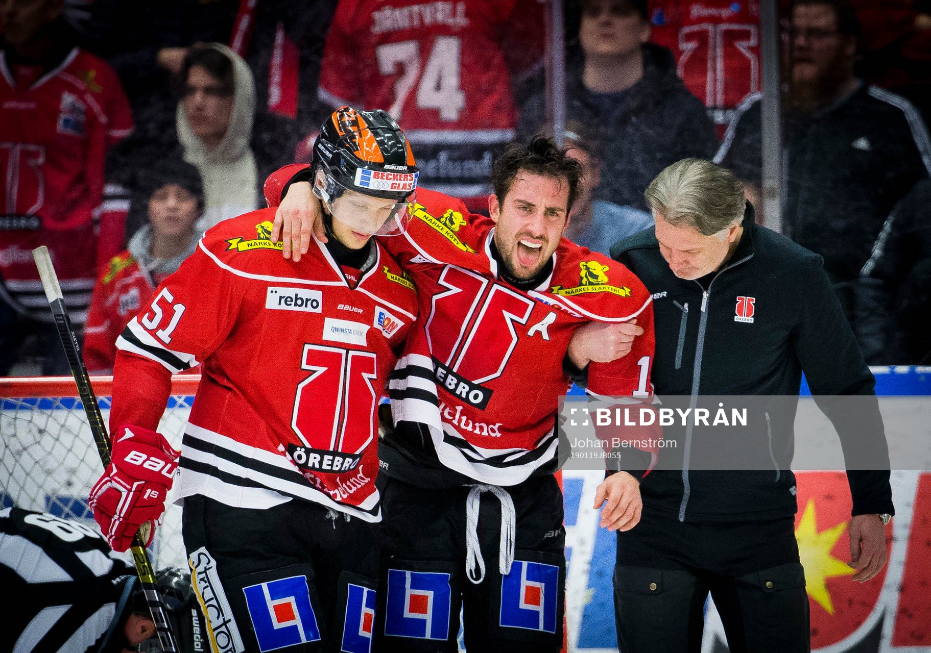 Örebros Aaron Palushaj leds av isen skadad