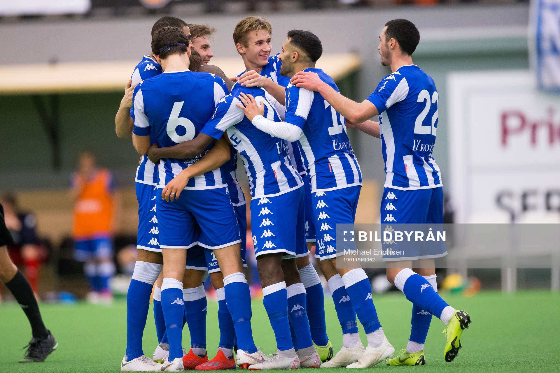 IFK Göteborgs Amin Affane jublar med lagkamrater