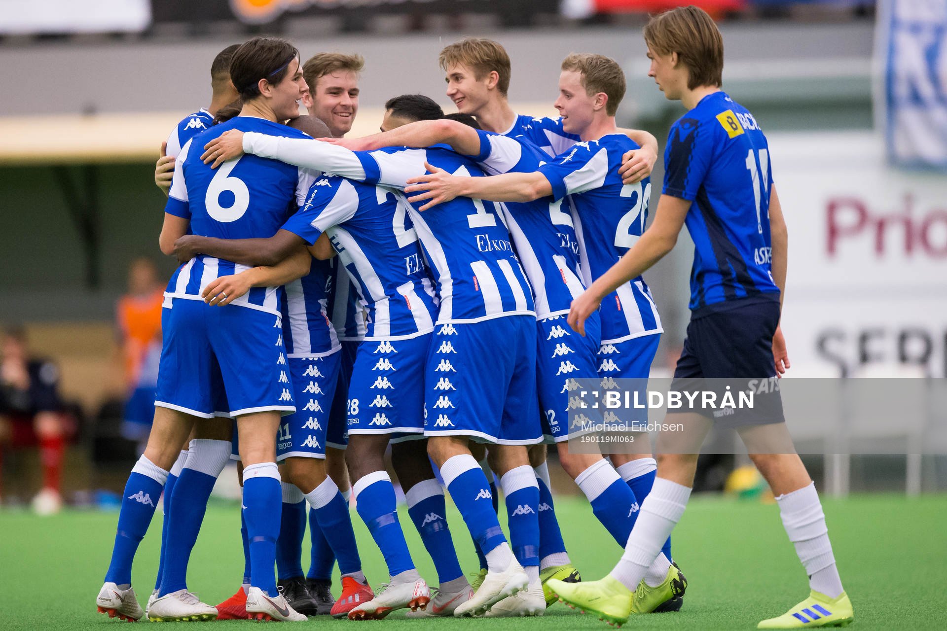 IFK Göteborgs Amin Affane jublar med lagkamrater