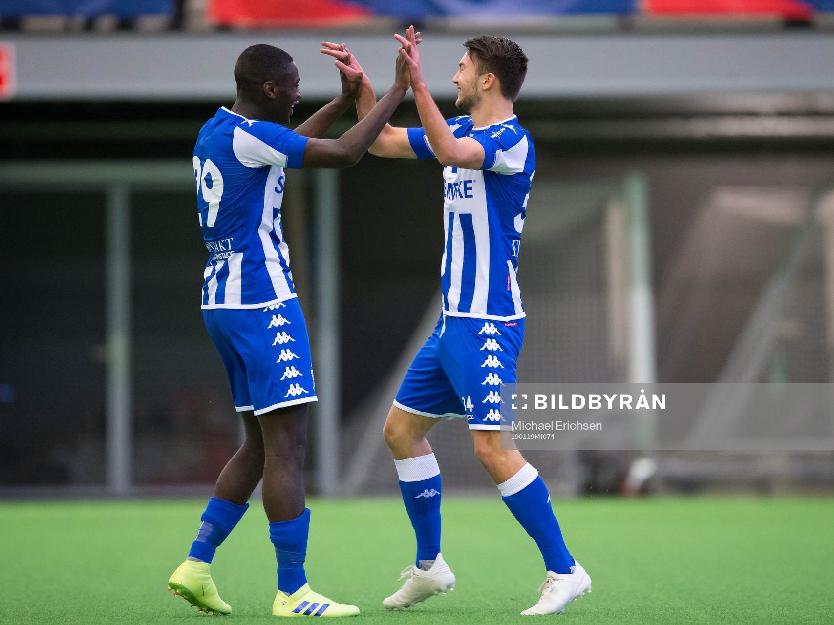 IFK Göteborgs Måns Saebbö jublar ihop med Adil Titi efter 2-0 under träningsmatchen i fotboll mellan IFK Göteborg och Stabaek 19 januari 2019 i Göteborg.