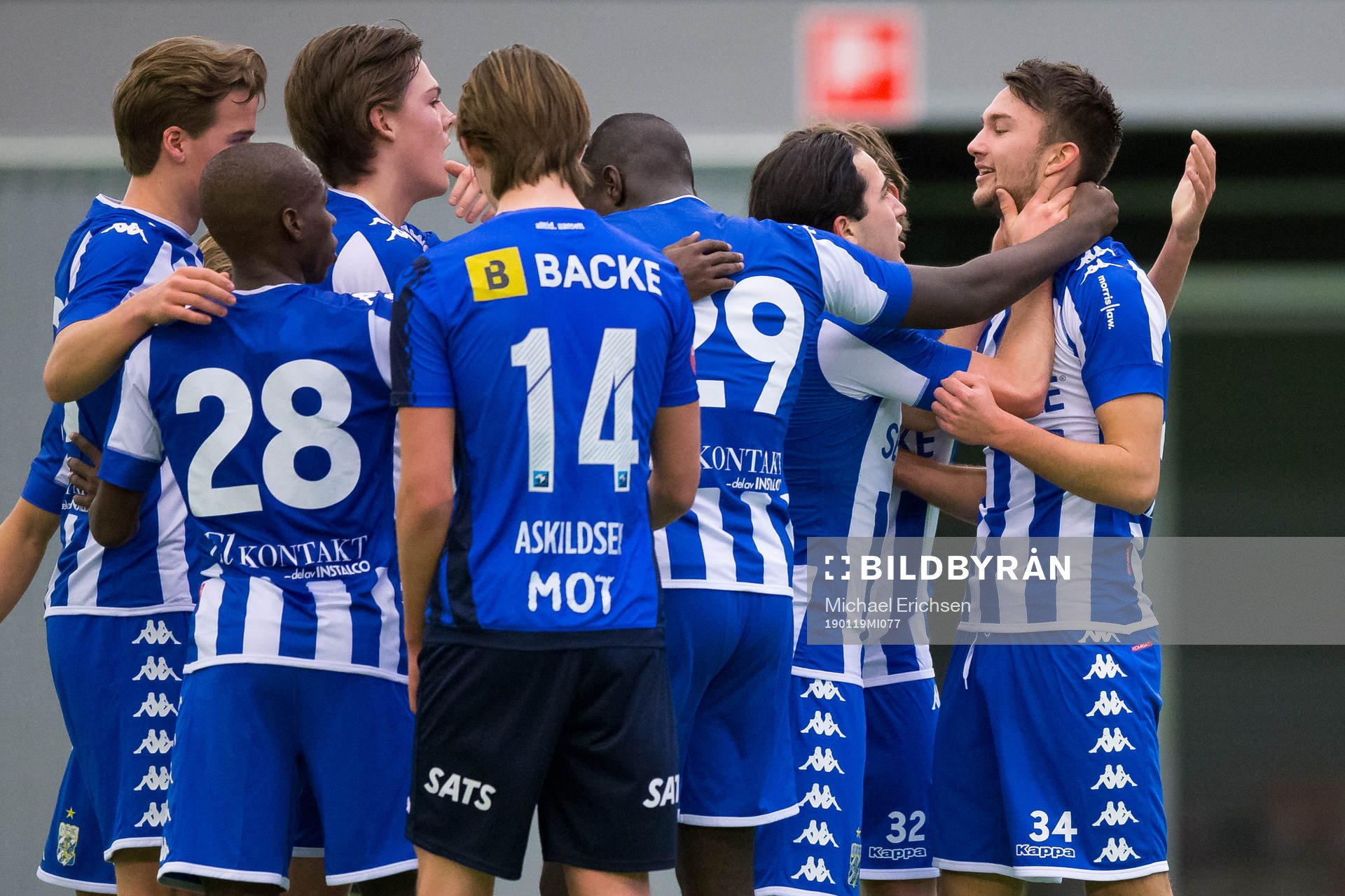 IFK Göteborgs Måns Saebbö jublar ihop med lagkamrater efter 2-0 under träningsmatchen i fotboll mellan IFK Göteborg och Stabaek 19 januari 2019 i Göteborg.