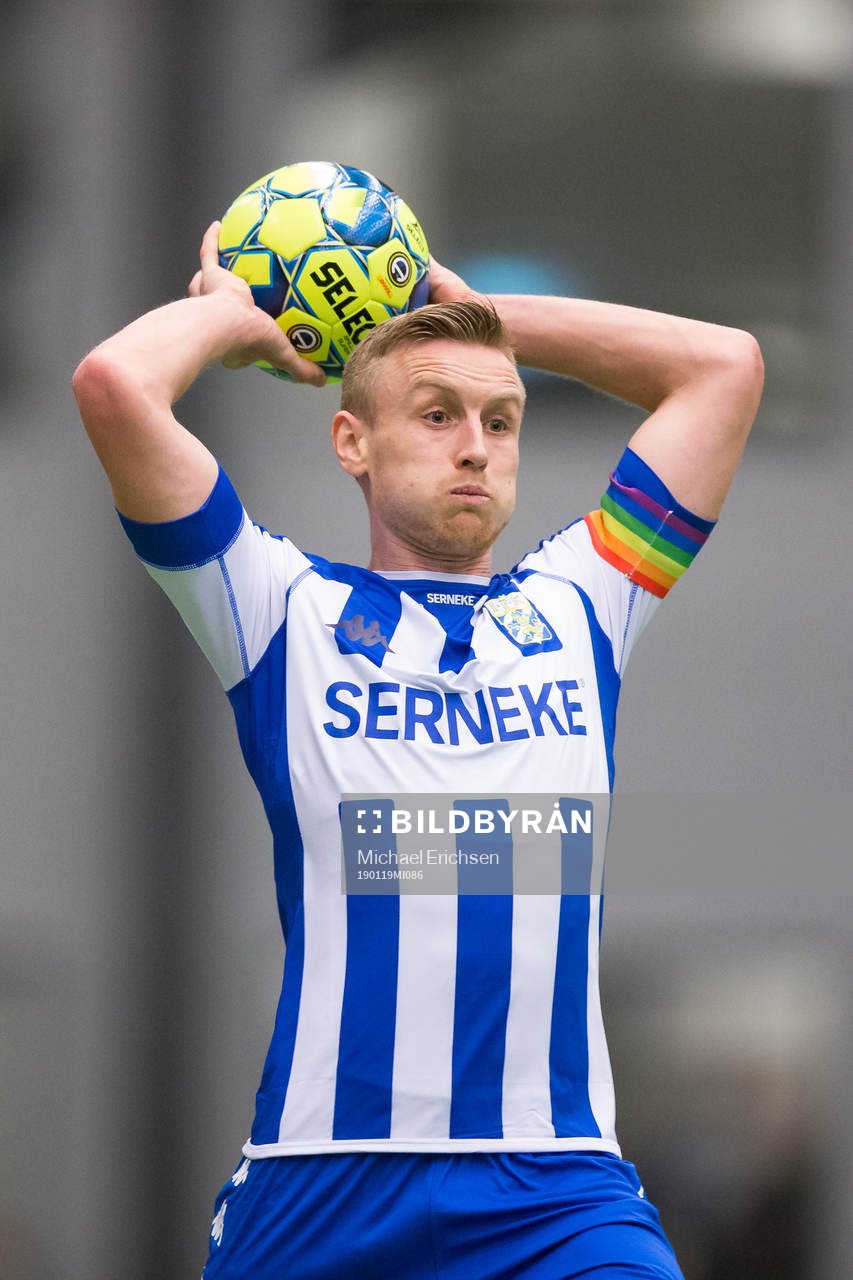 IFK Göteborgs Sebastian Ohlsson kastar ett inkast