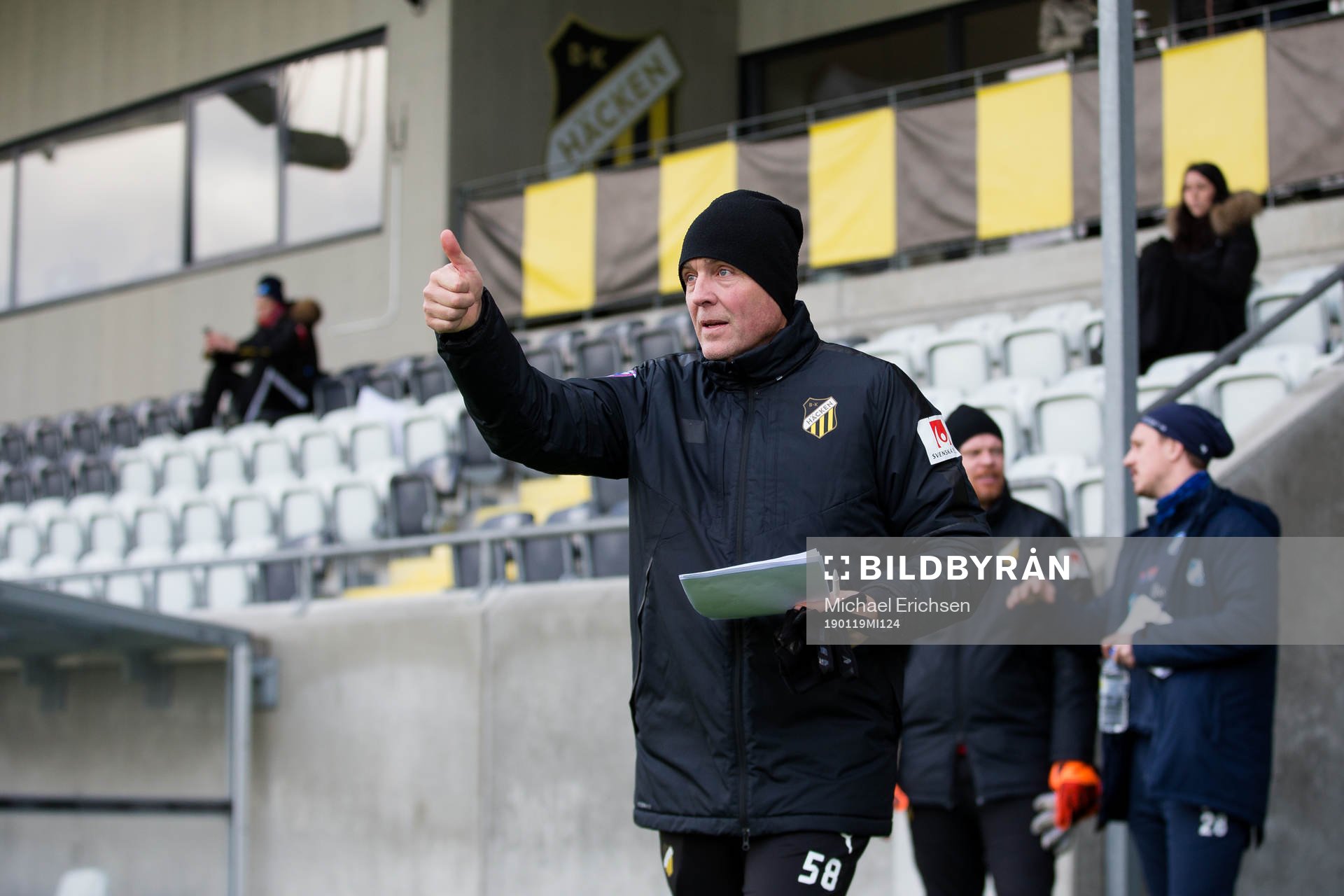 Häckens assisterande tränare Teddy Olausson innan