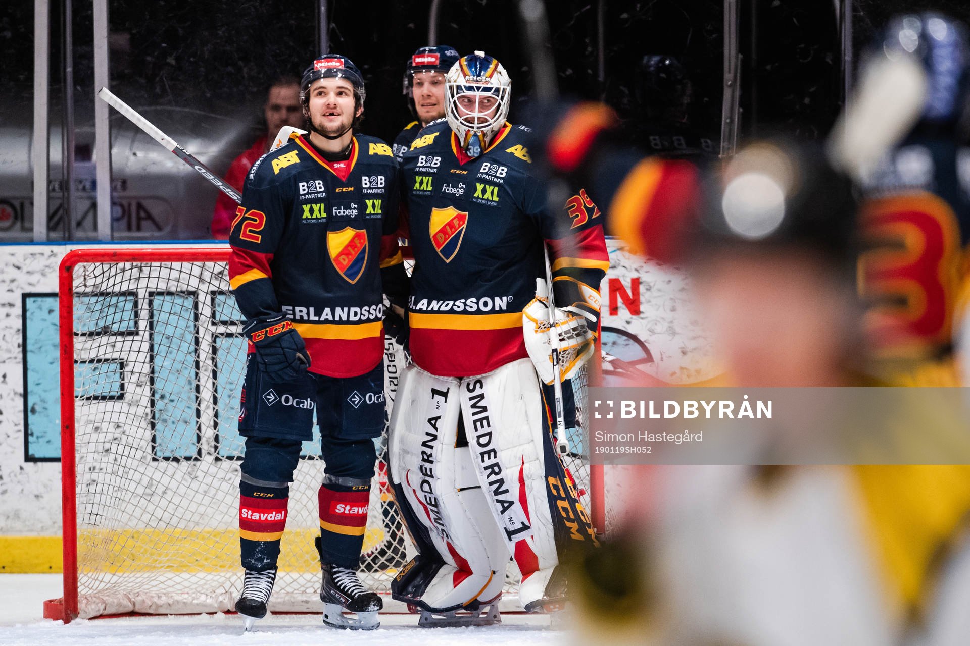 Djurgårdens Emil Bemström och målvakt Adam Reideborn