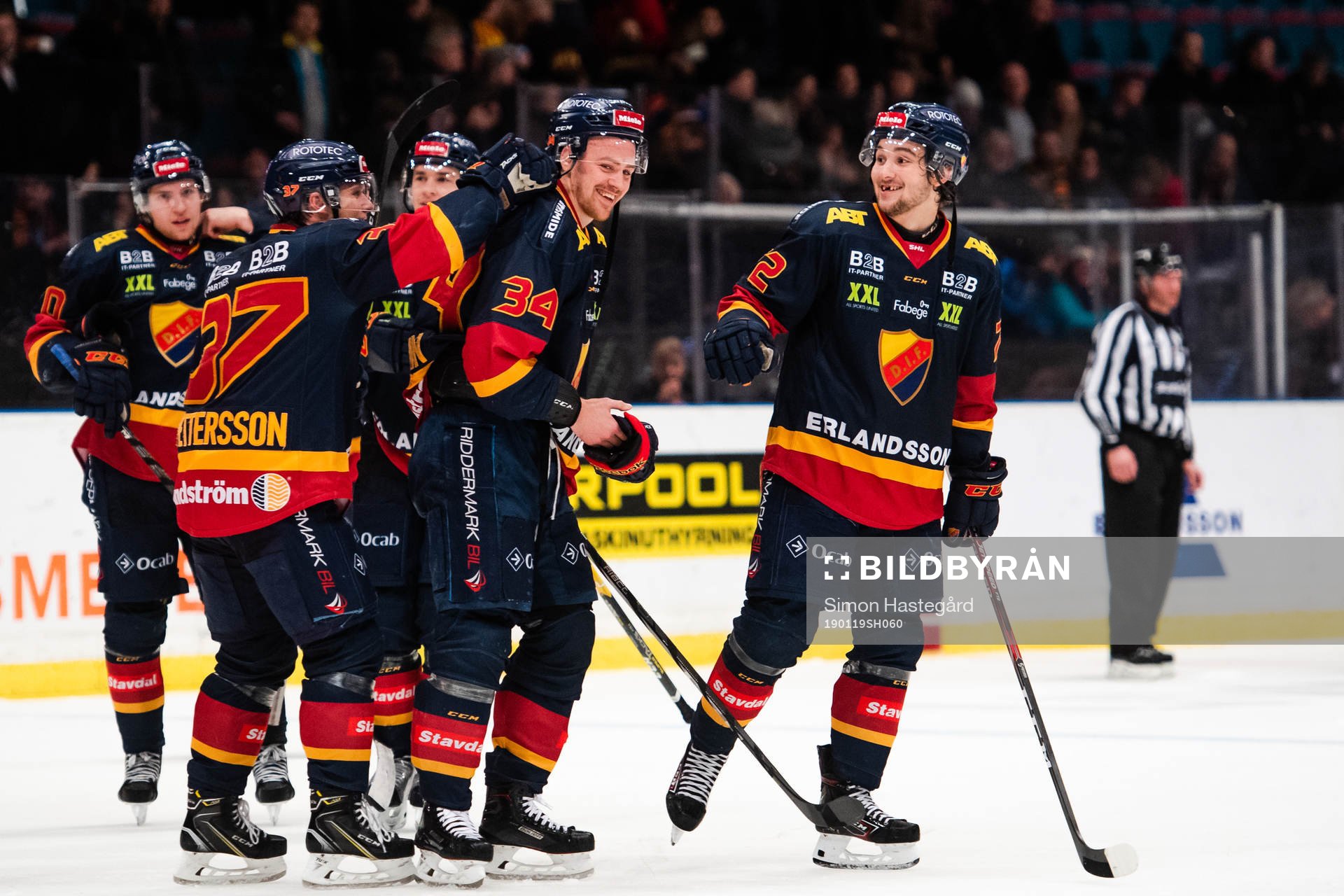Djurgårdens Daniel Brodin och Emil Bemström jublar