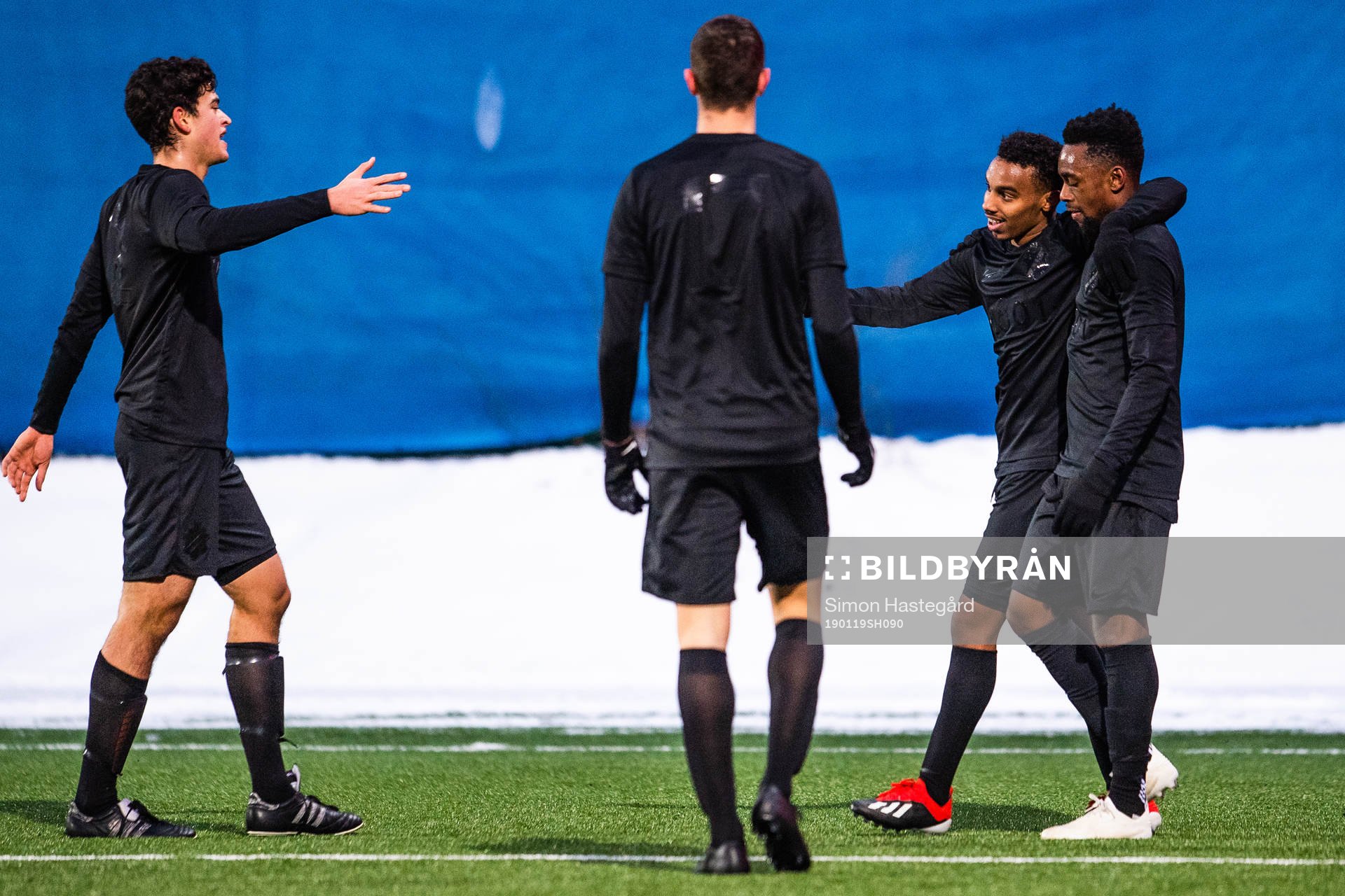 AIK:s Bilal Hussein jublar med lagkamrater efter 1-0 under träningsmatchen i fotboll mellan Vasalund och AIK den 19 januari 2019 i Stockholm.
