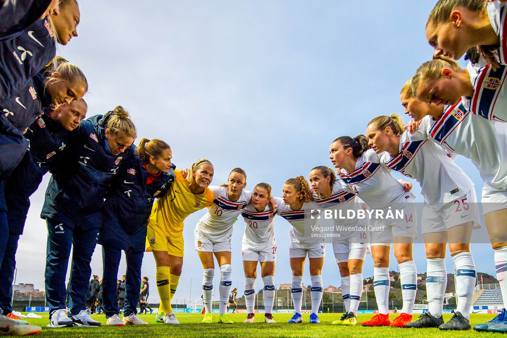 Elise Thorsnes, Ingrid Ryland, goalkeeper Ingrid Hjelmseth,