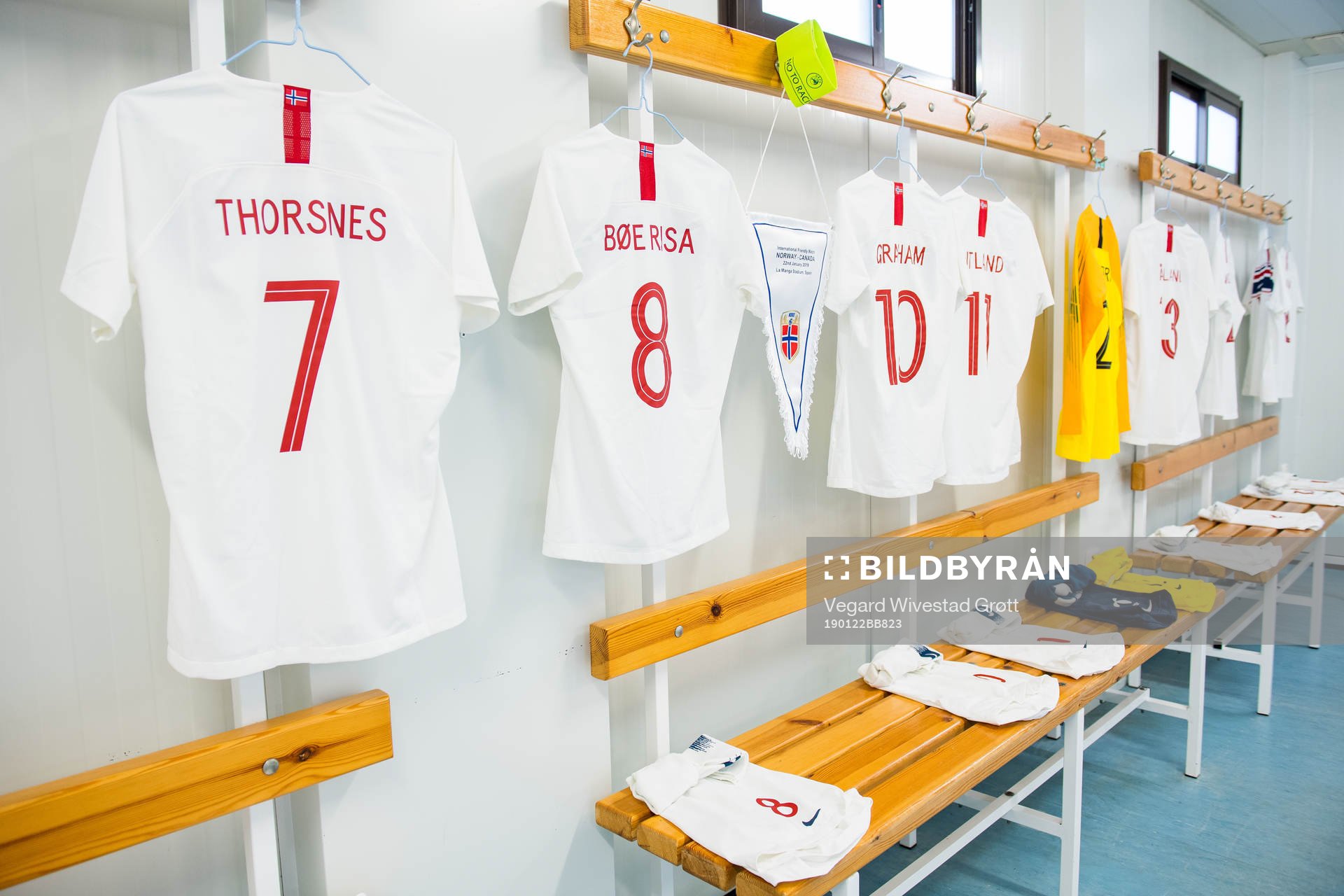 The shirts of Elise Thorsnes, Vilde Bøe Risa and Caroline