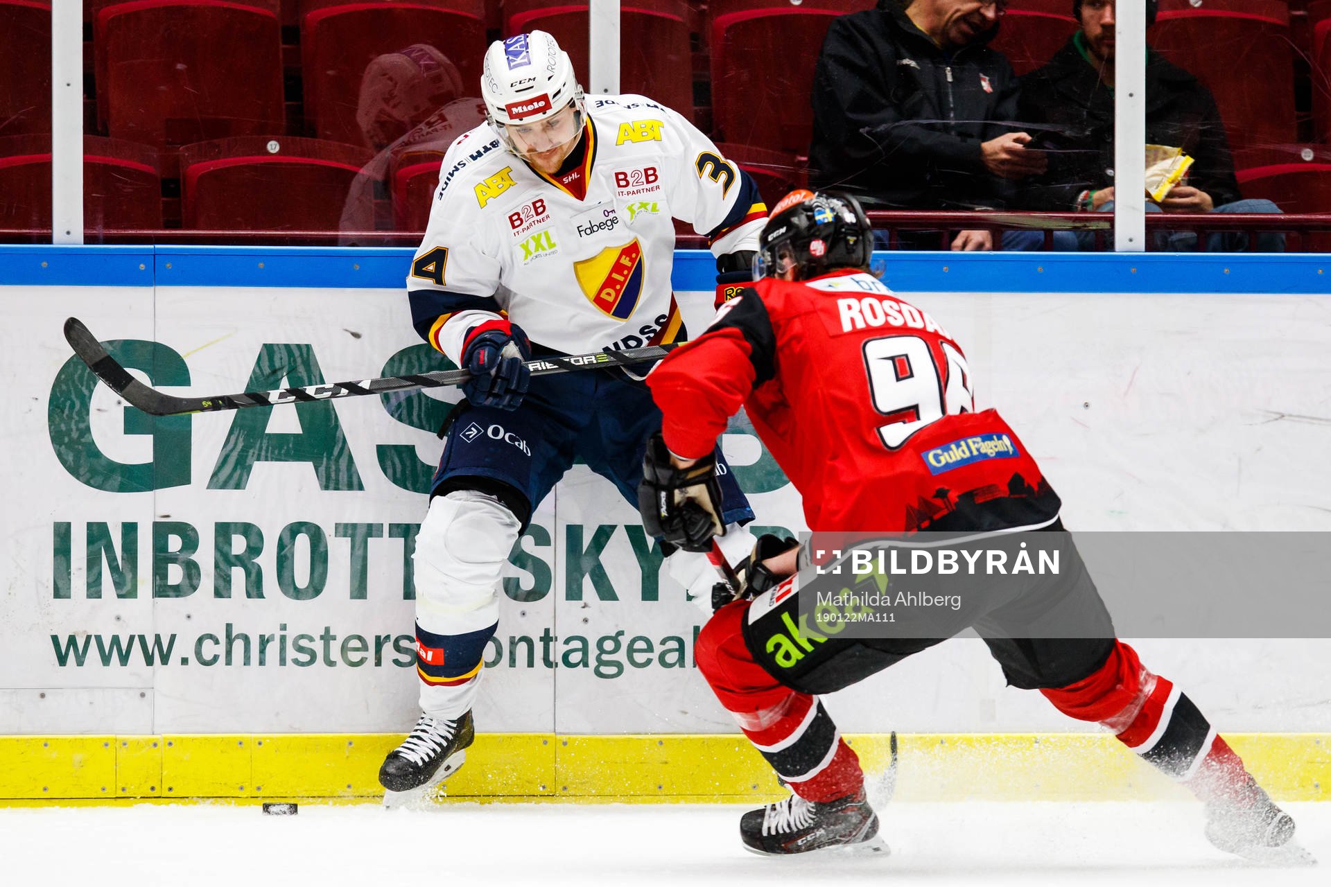 Djurgårdens Daniel Brodin och Malmö Redhawks Kim Rosdahl