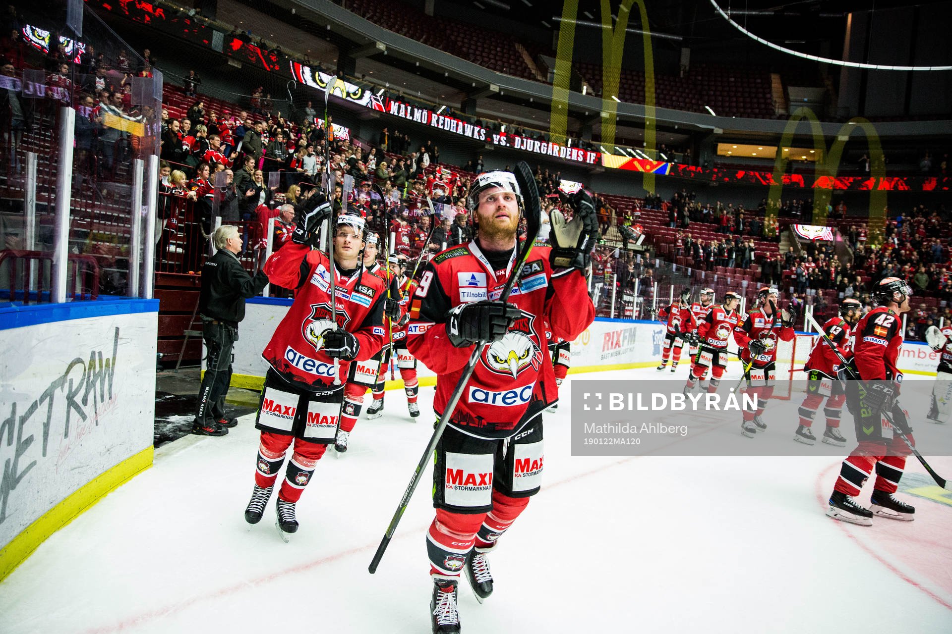 Malmö Redhawks spelare jublar