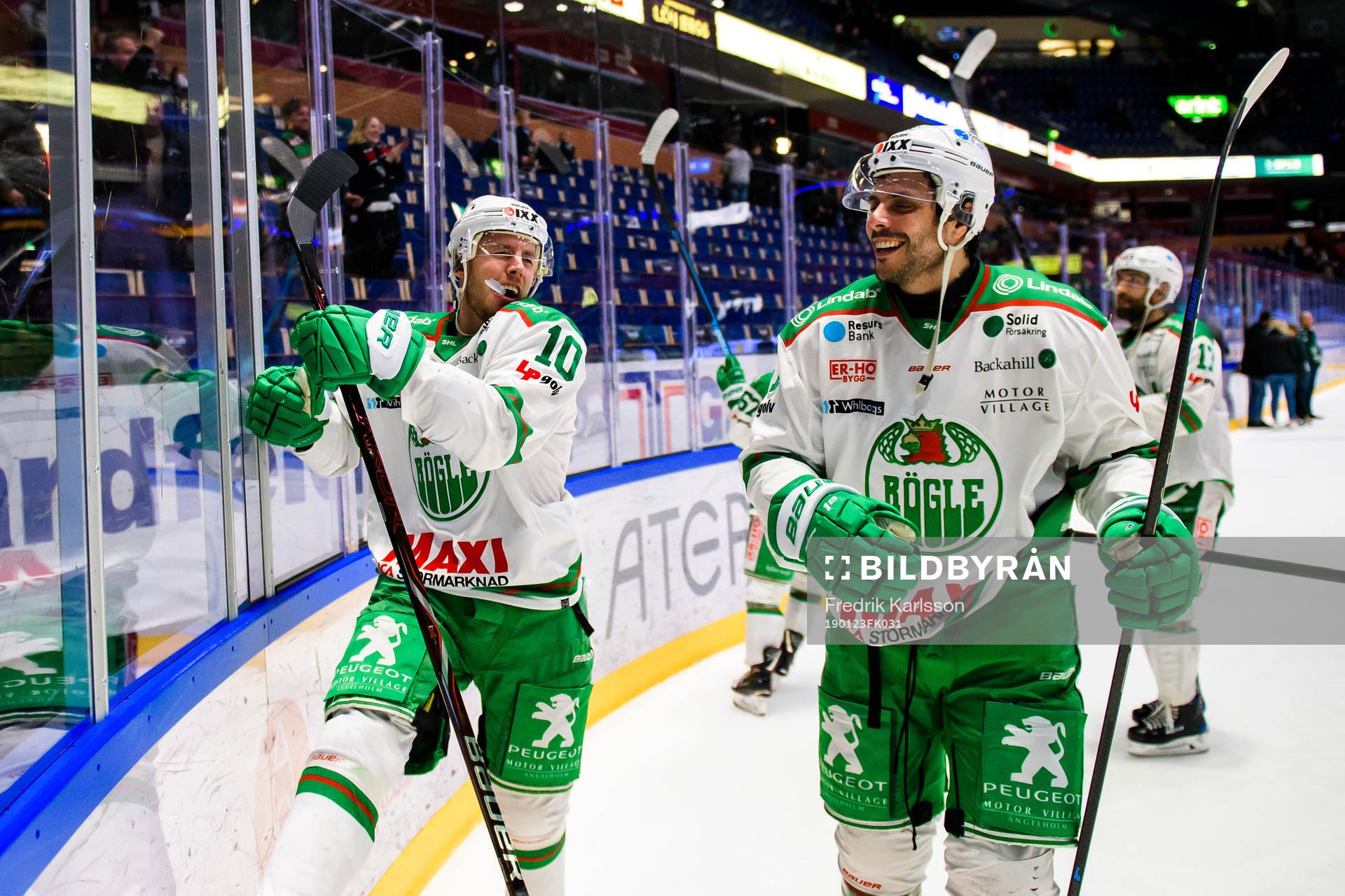 Rögles Matt Carey och Daniel Widing jublar