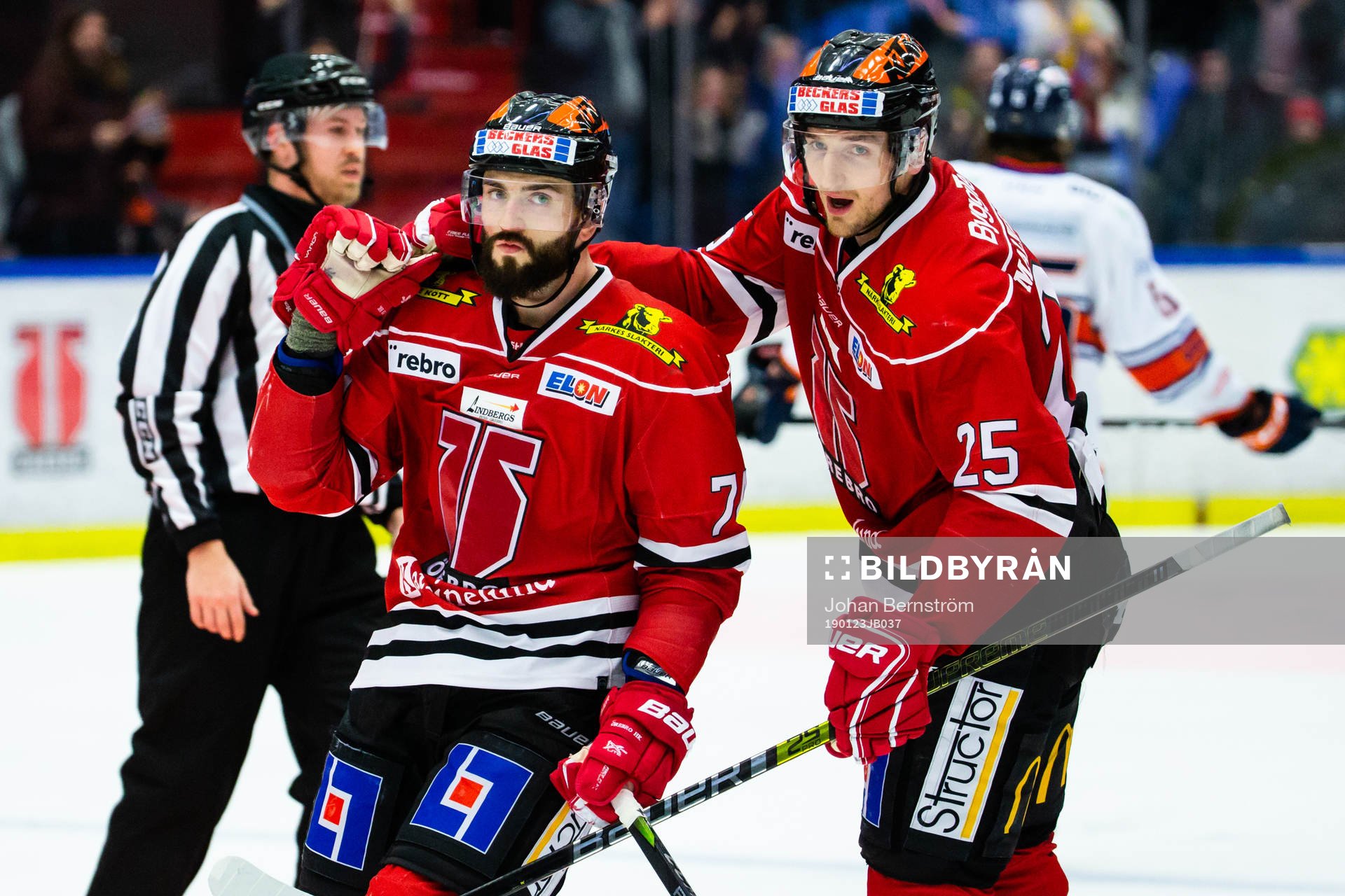 Örebros Nick Ebert och Anton Hedman jublar