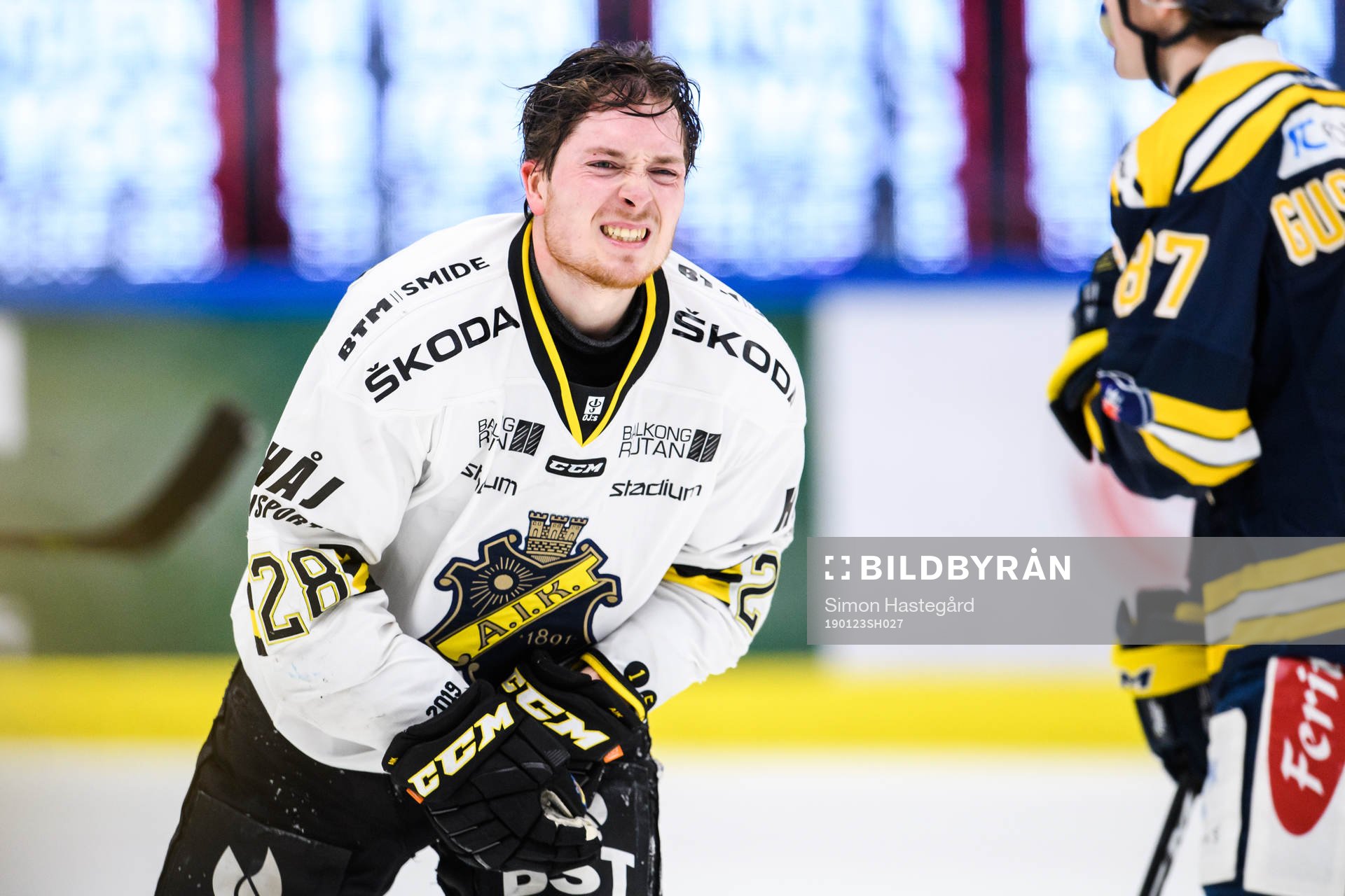 s Jesper Frödén har ont