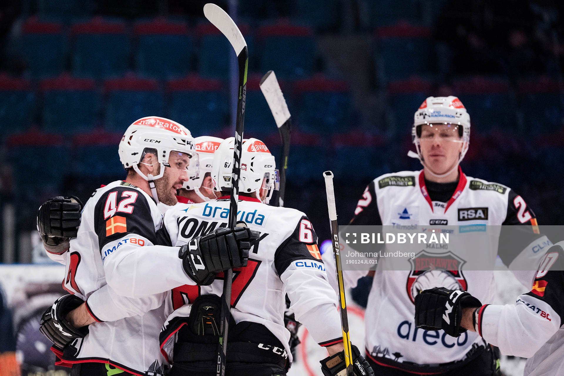 Malmö Redhawks Frederik Storm gör 1-1 och jublar med sina