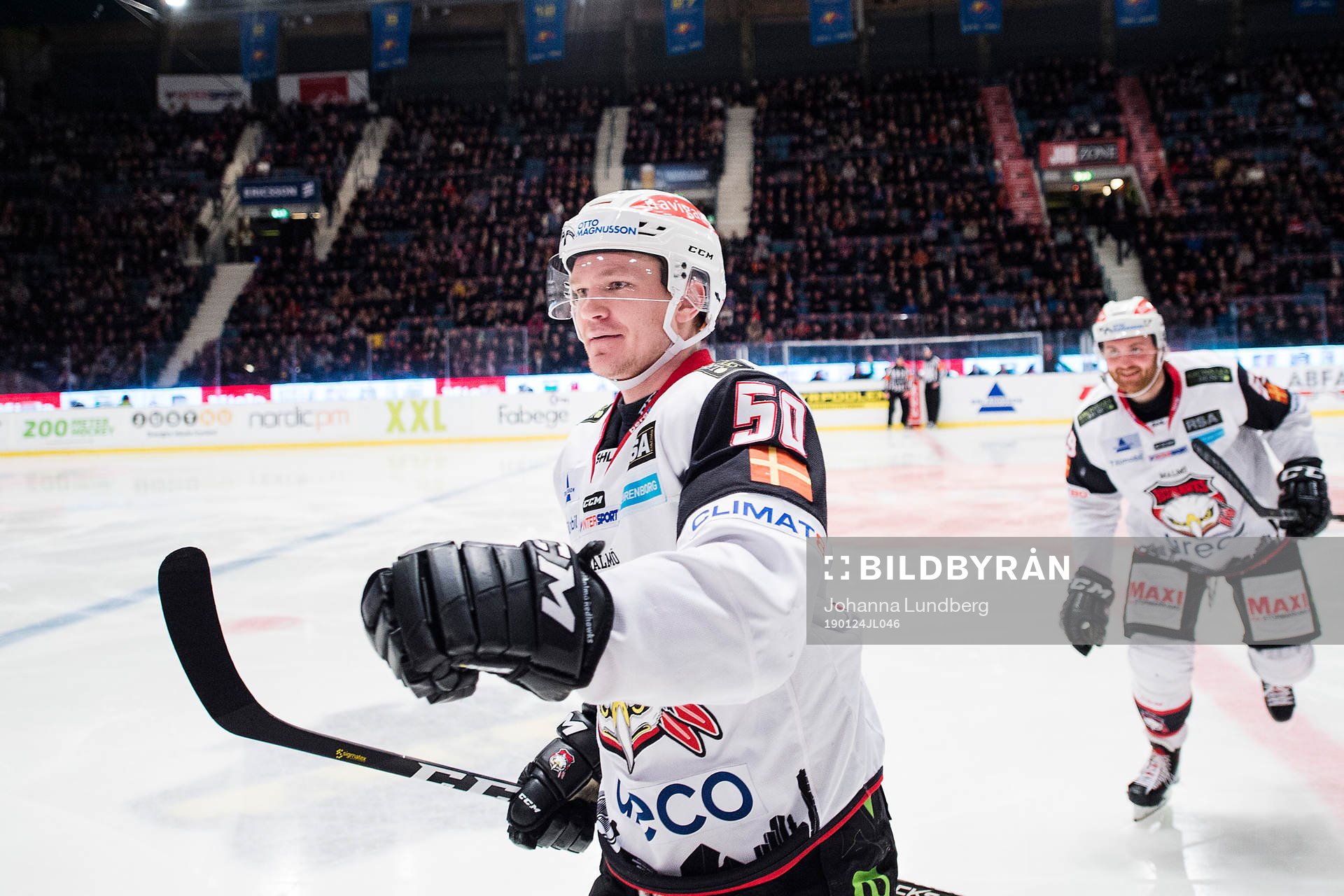Malmö Redhawks Tobias Ekberg jublar