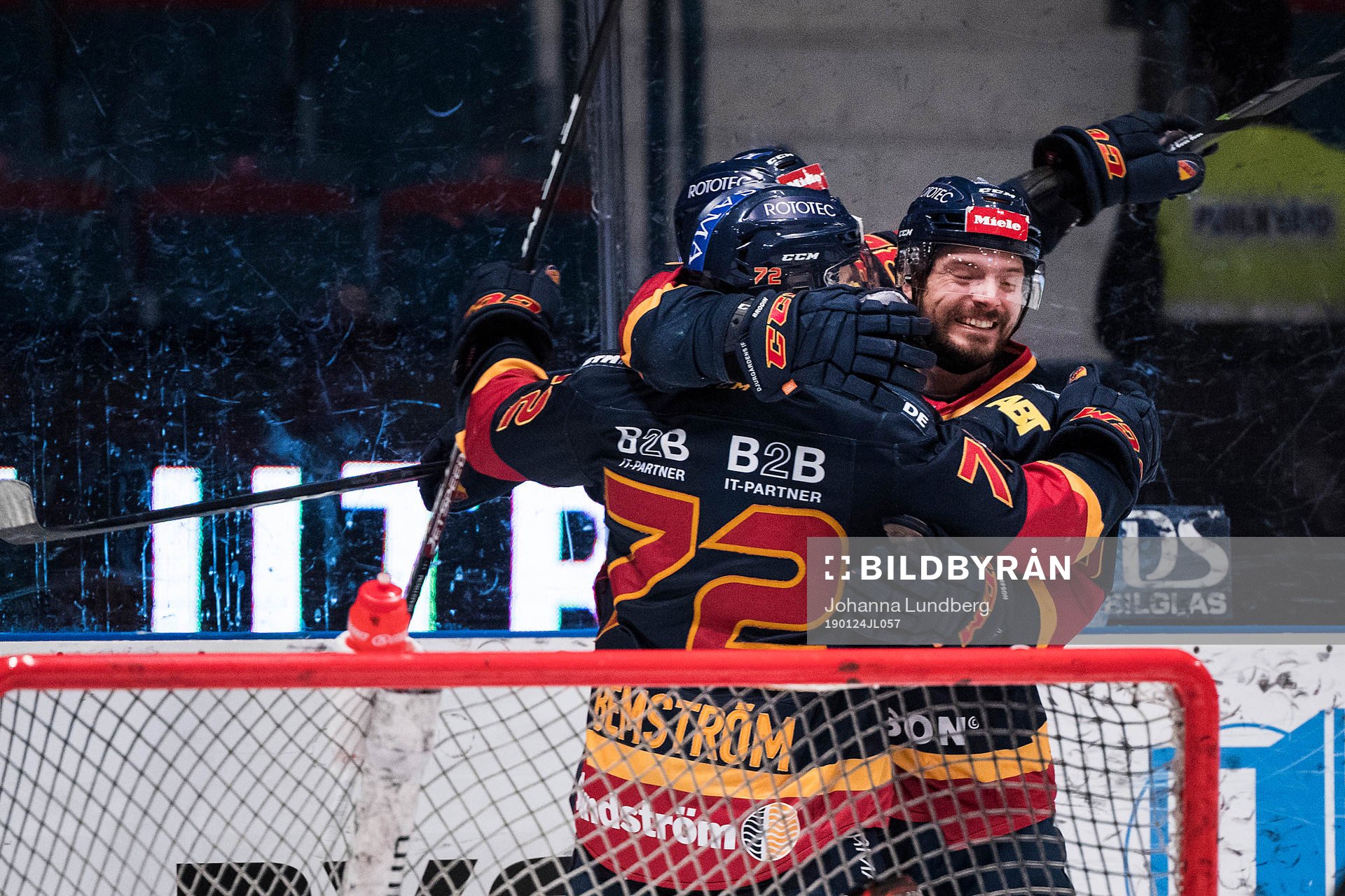 Djurgårdens Jacob Josefson och Emil Bemström jublar