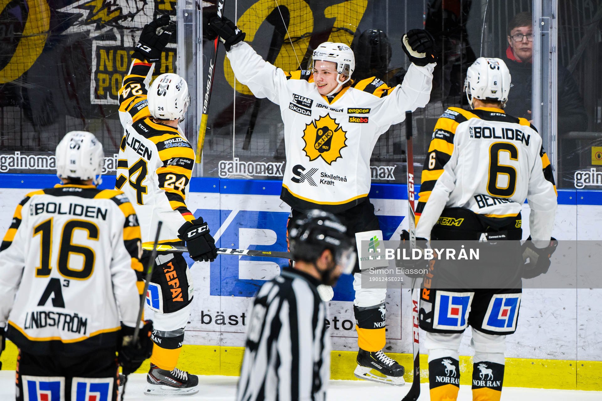 Skellefteås Tim Söderlund jublar