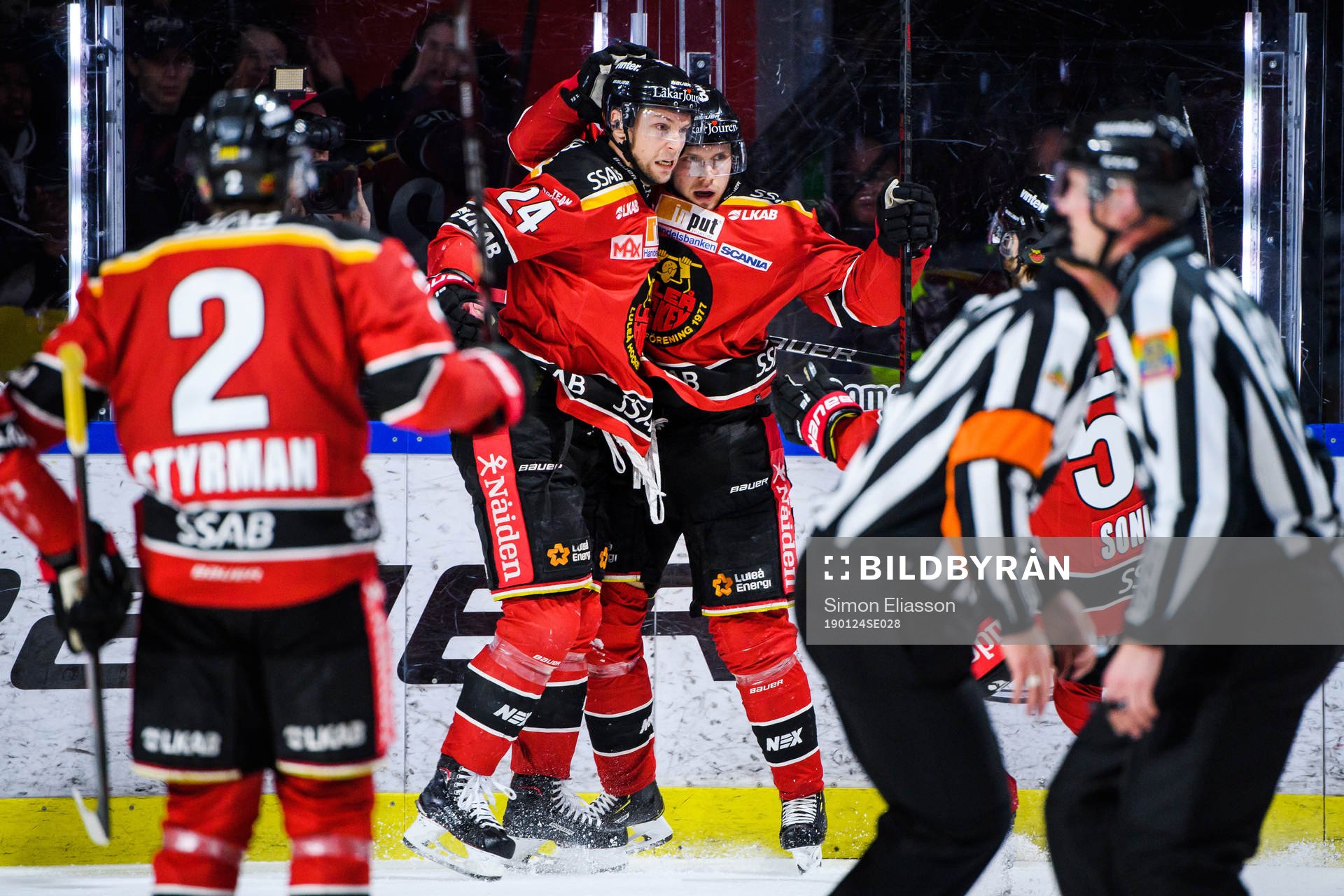 Luleås Petter Emanuelsson och Johan Harju jublar