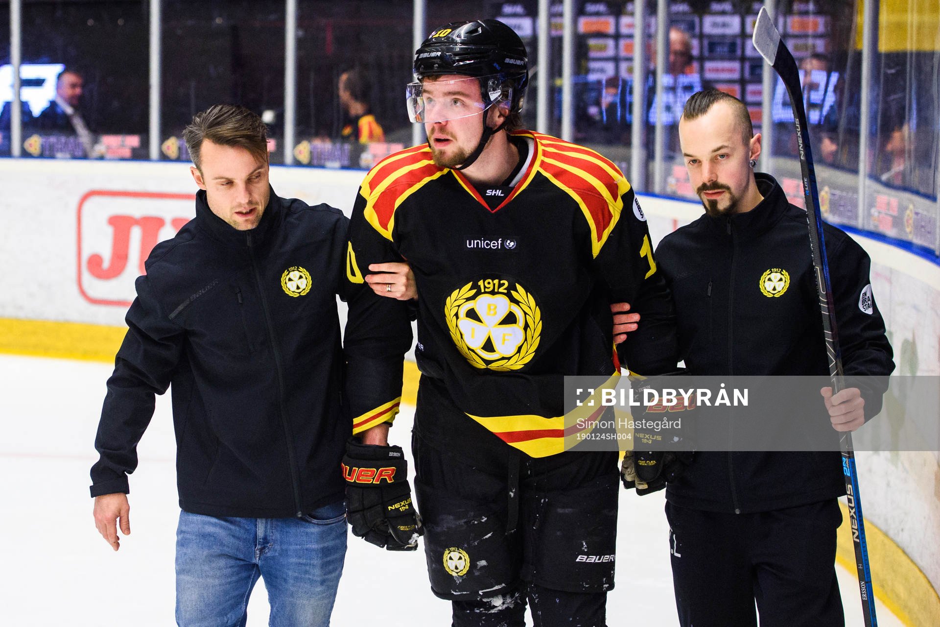 Brynäs Marcus Ersson lämnar isen