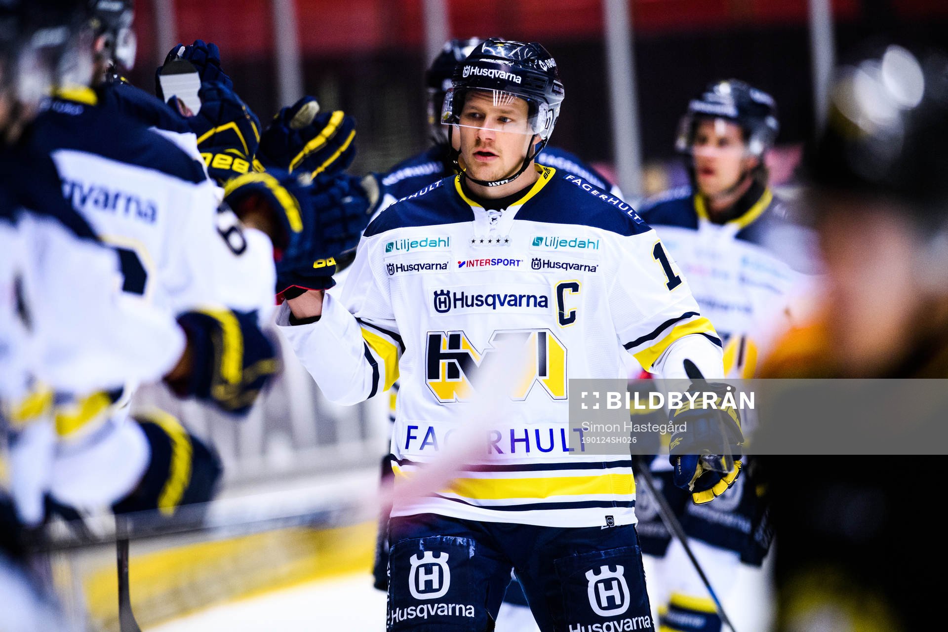 s Simon Önerud jublar