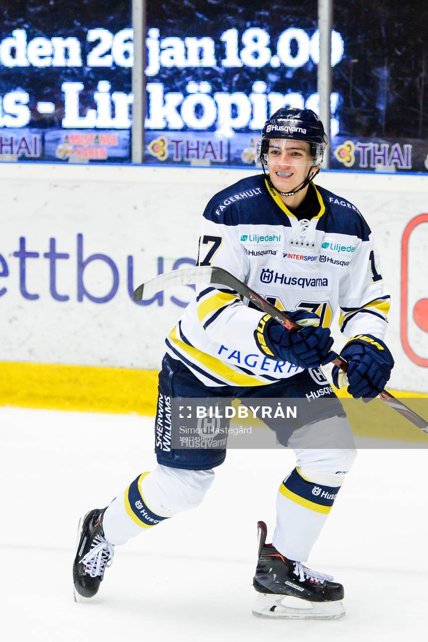 s Isac Brännström jublar