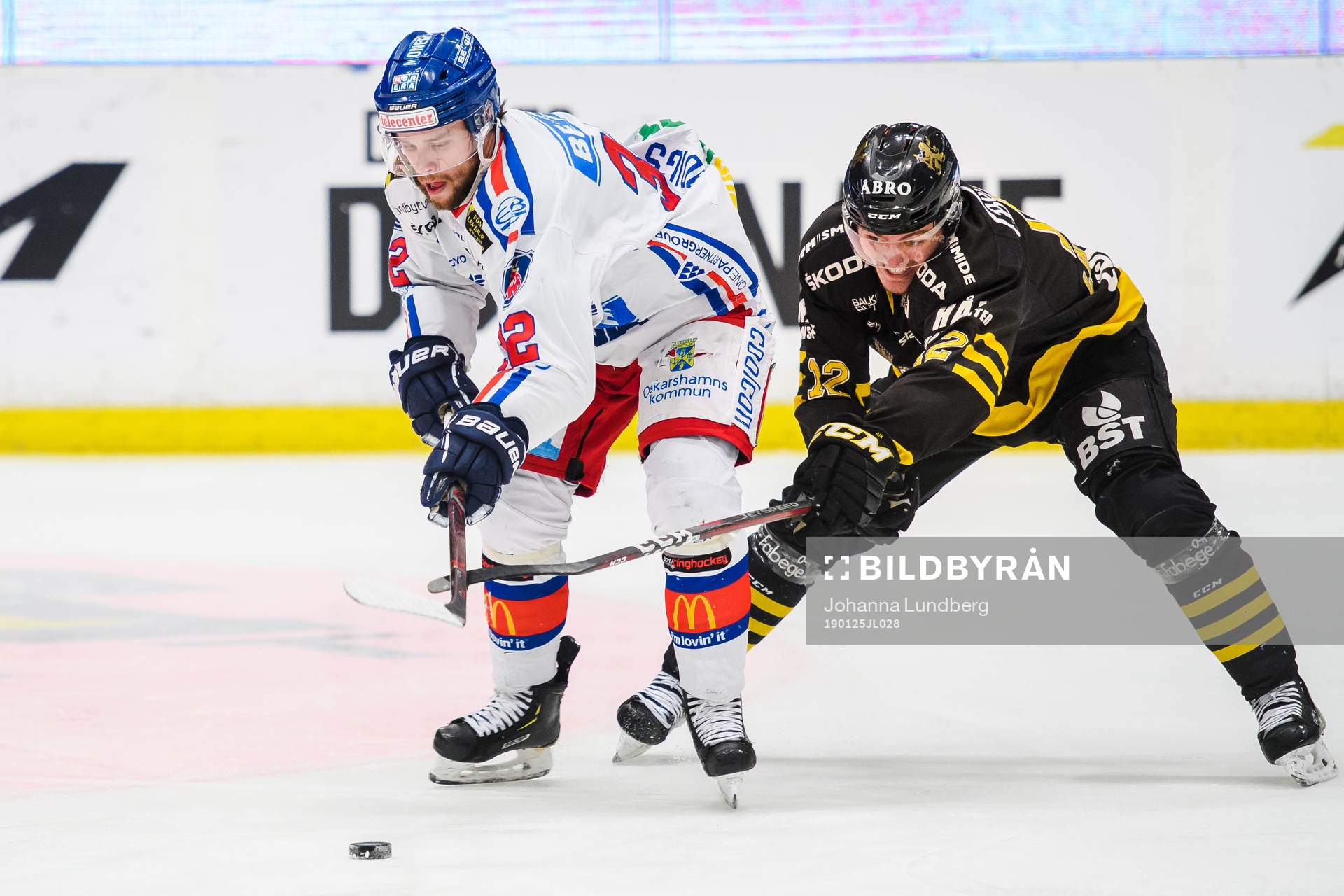 s Max Lindholm