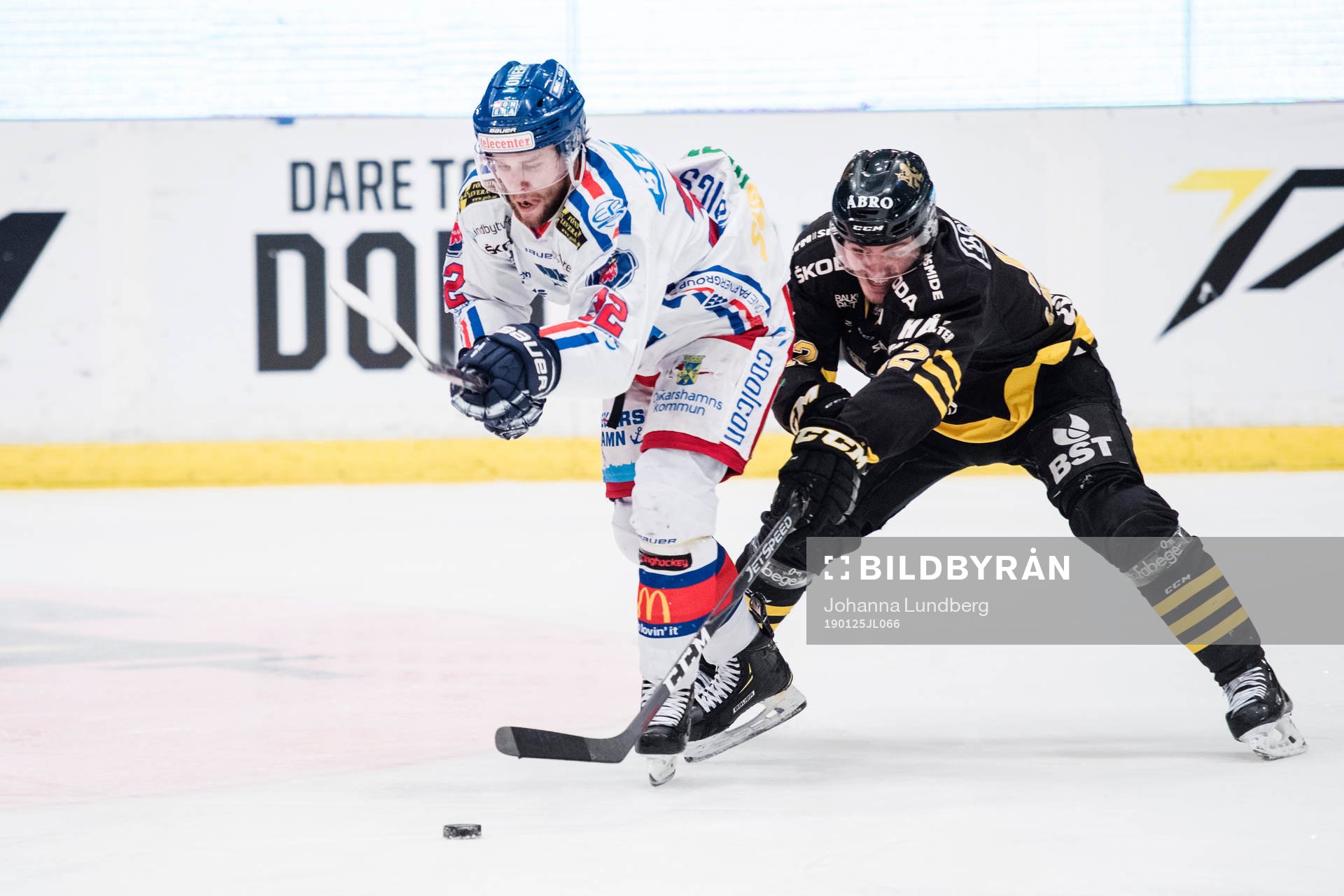 s Max Lindholm