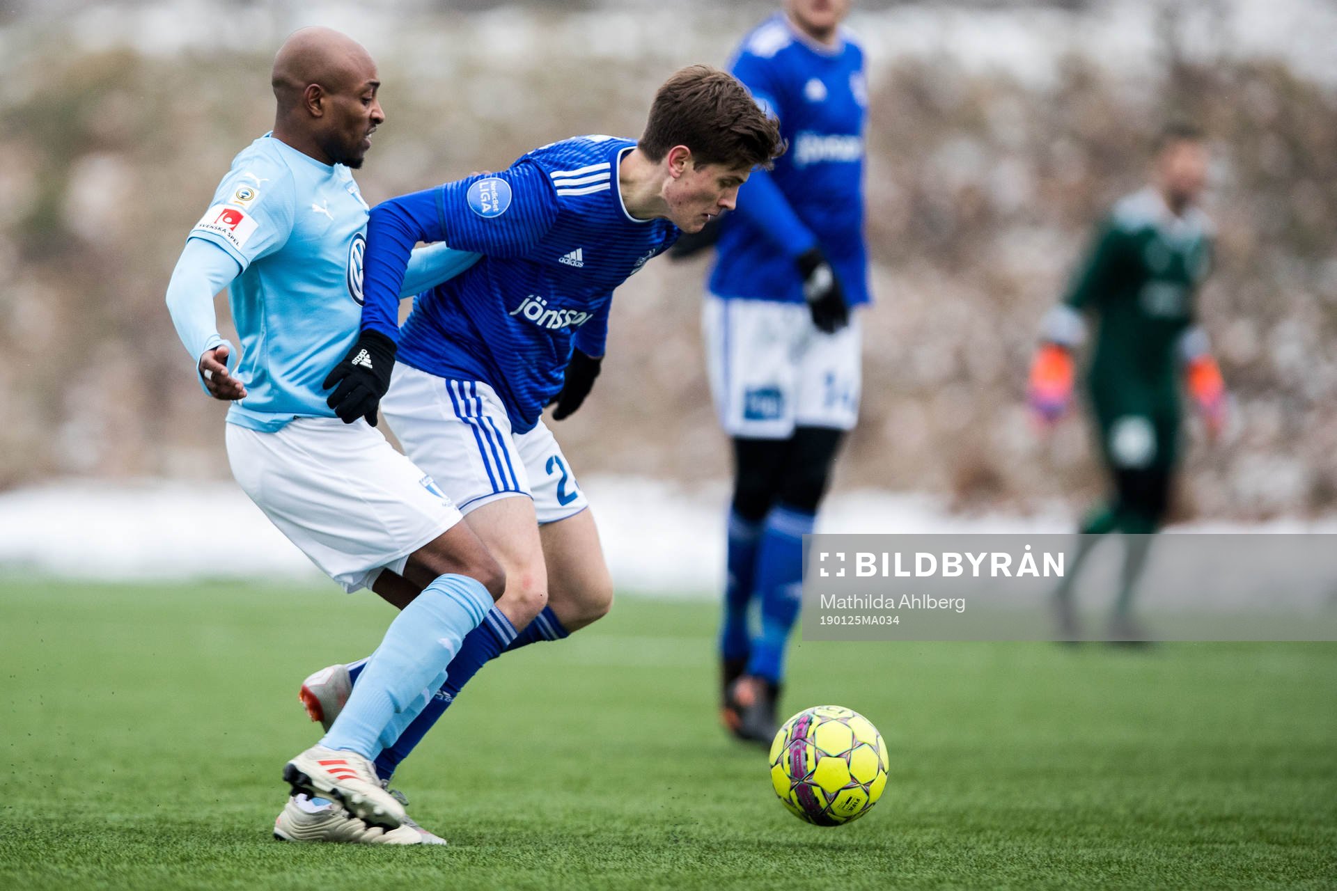 Malmö FFs Egzon Binaku och Lyngbys Markus Backmann