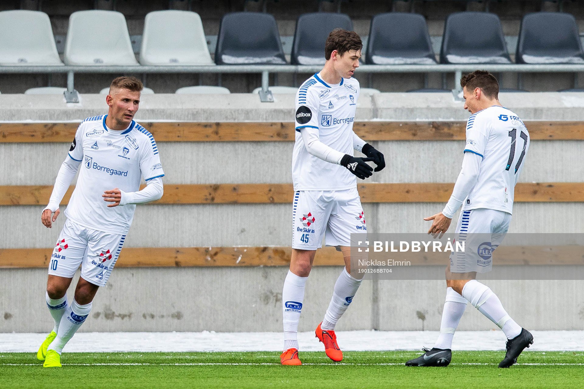 Sarpsborg 08 Jörgen Strand Larsen jublar med lagkamrater