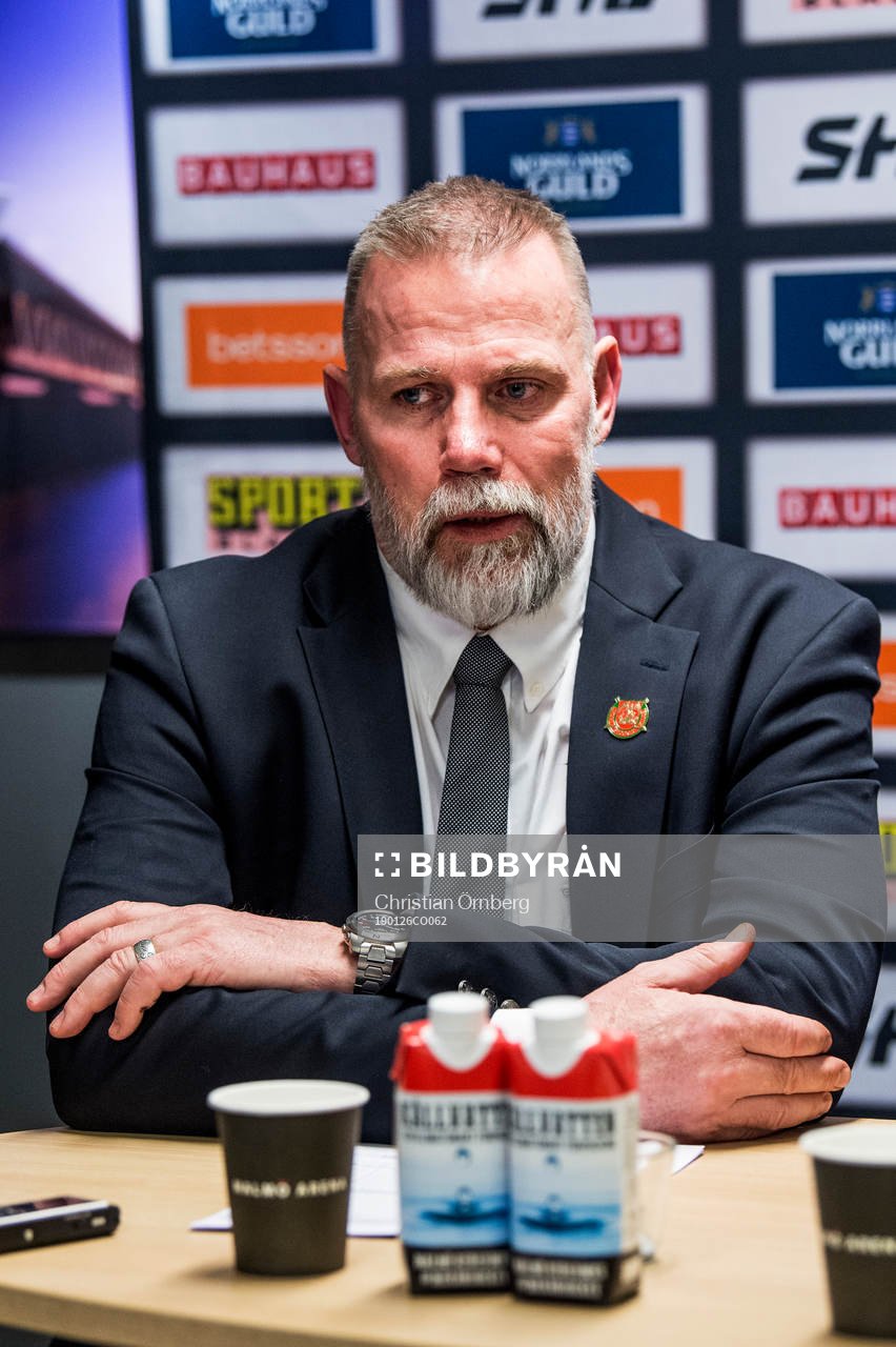 Moras tränare Mats Lusth