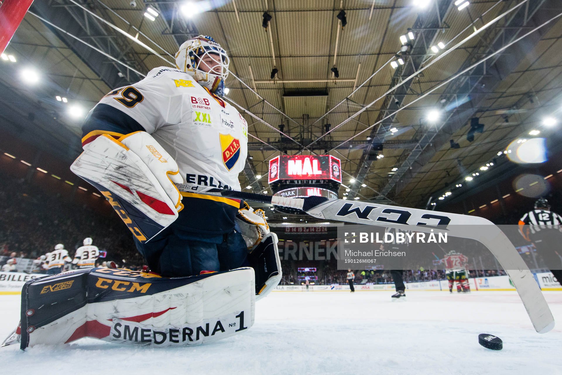 Djurgårdens målvakt Adam Reideborn deppar