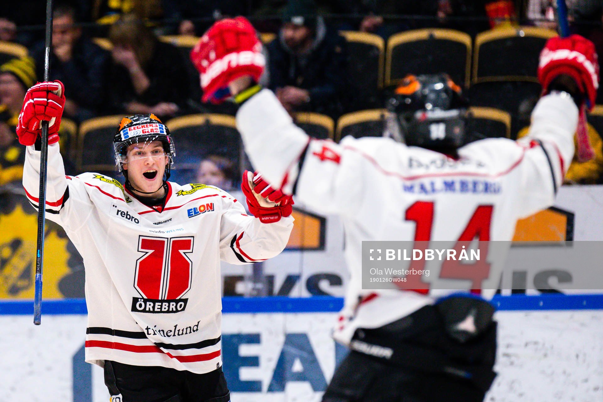 Örebros Patrik Virta och Tom Wandell jublar