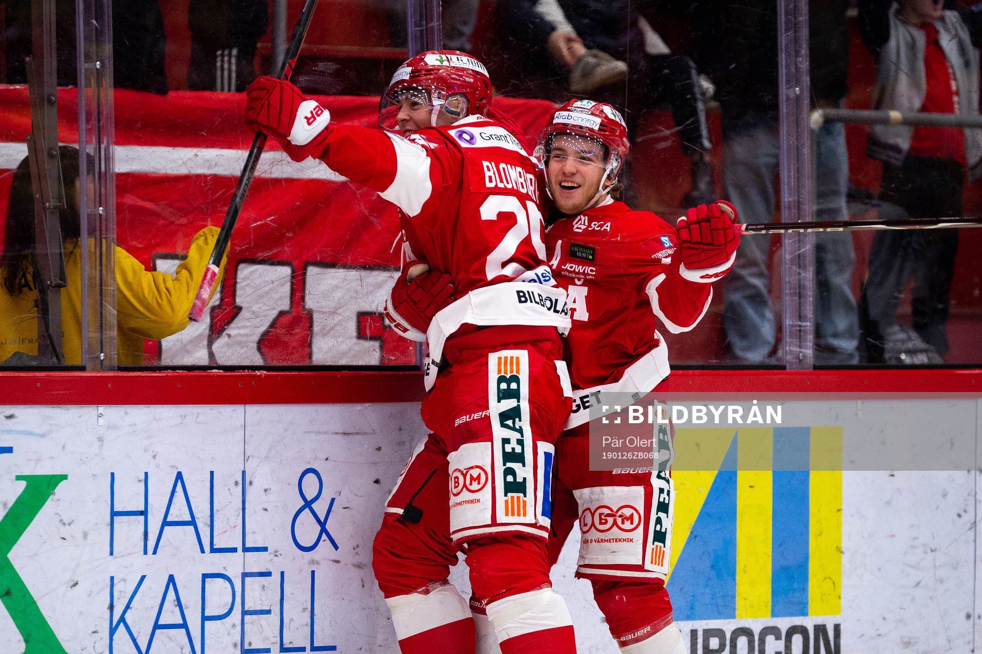 Timrås Patrik Blomberg och Emil Berglund jublar