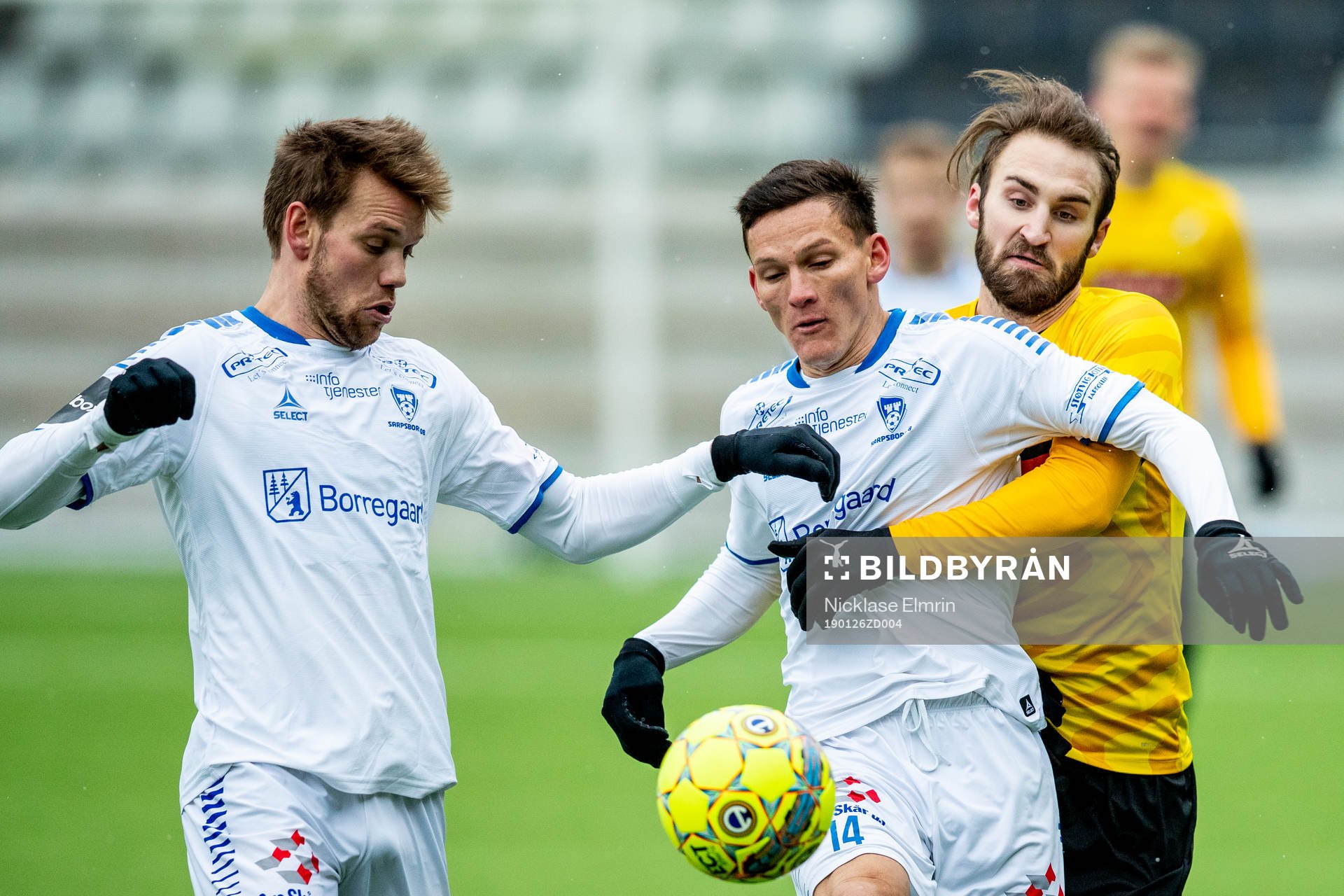 Häckens Oskar Sverrisson mot Sarpsborgs 08 Muhammed Usman