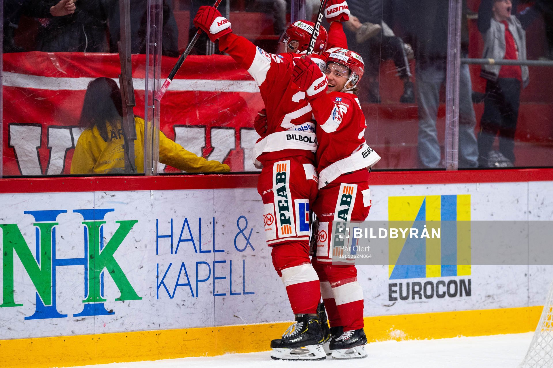 Timrås Patrik Blomberg och Emil Berglund jublar