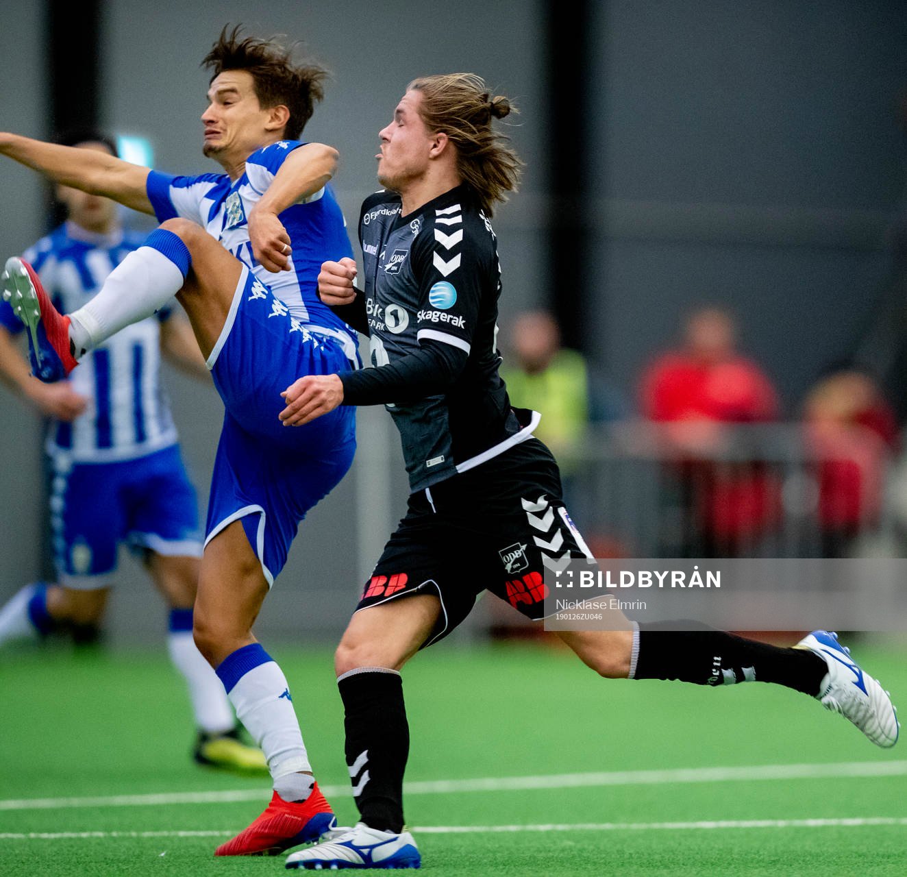 Odds Marius Bustgaard Larsen mot IFK Göteborgs Amin Affane