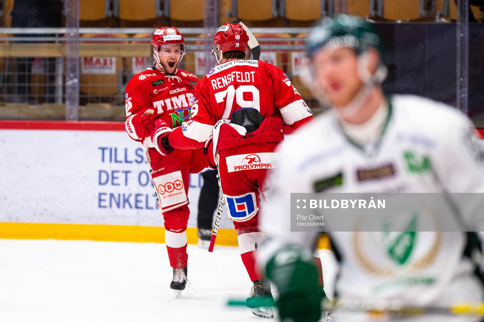 Timrås Sebastian Ohlsson och Ludvig Rensfeldt jublar