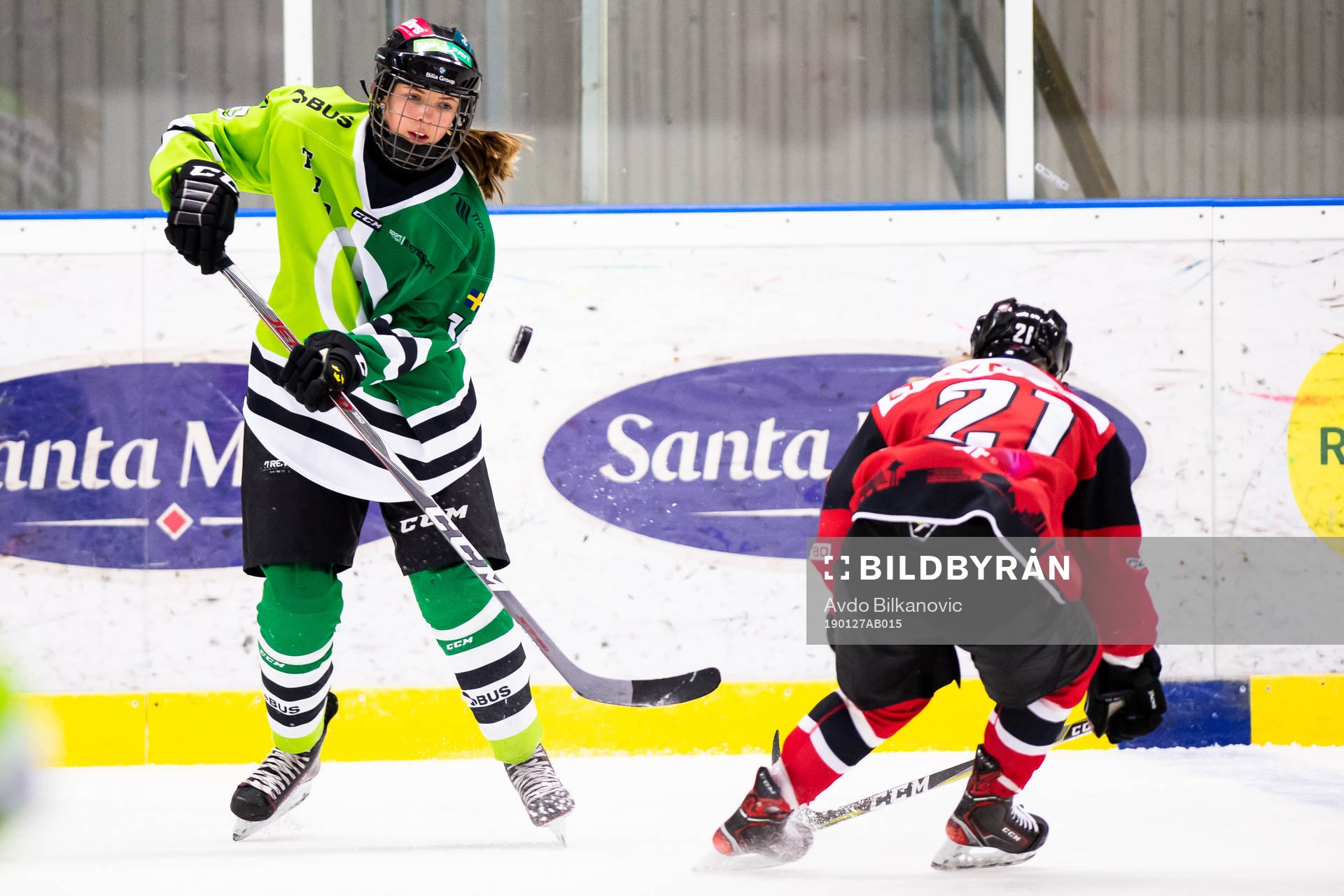 Trollhettan Elvira Svensson och Redhawks Jessica Nilsson