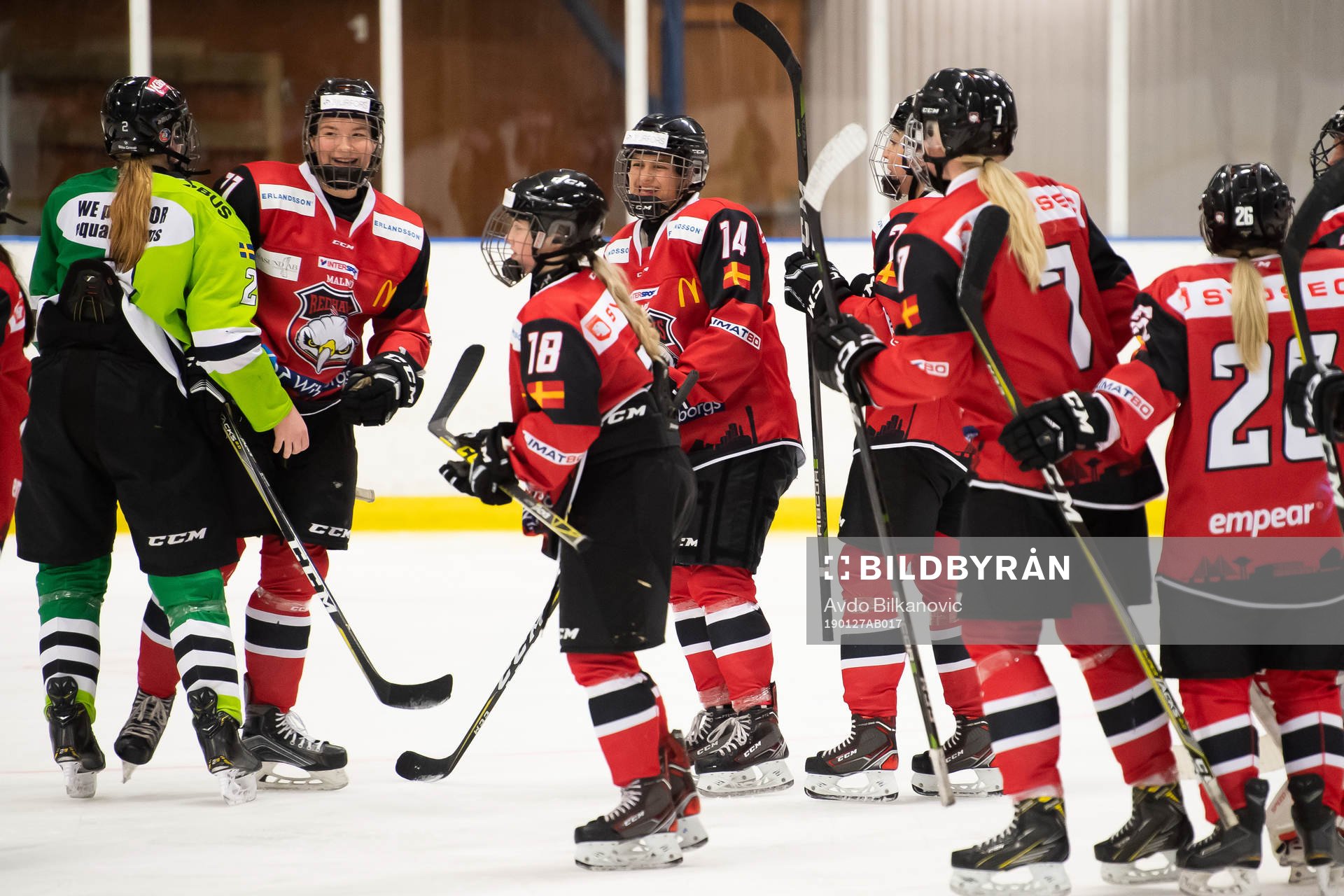 Redhawks spelare jublar